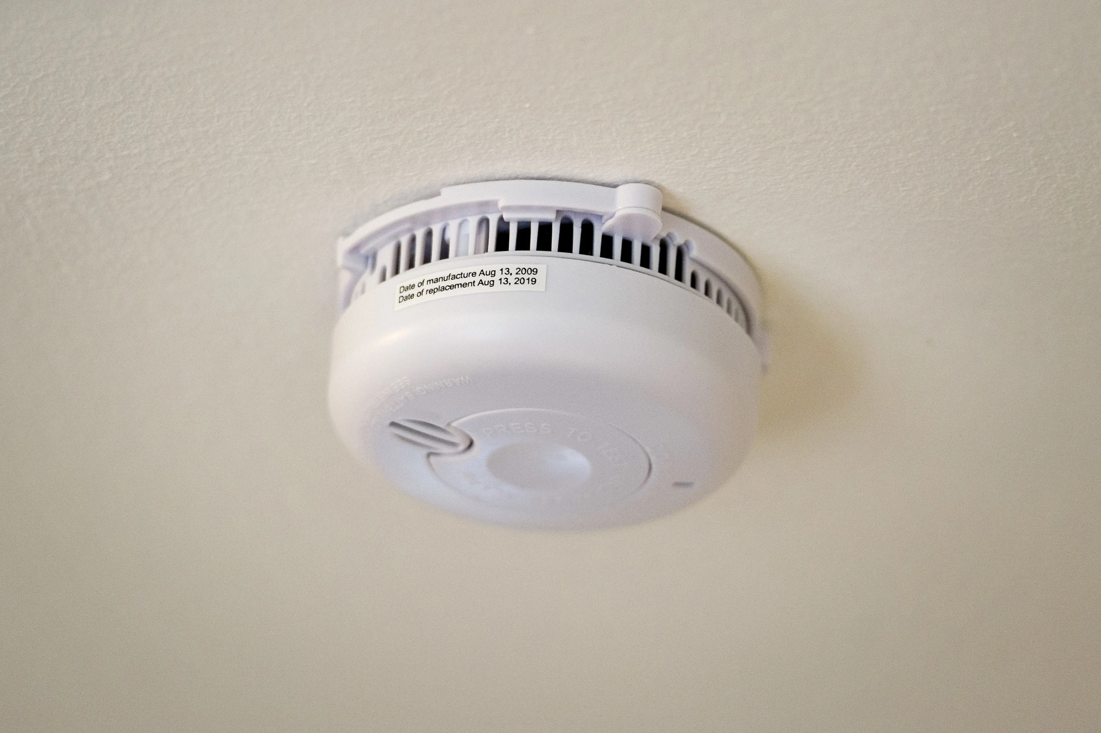 Kabinet wil rookmelders in woningen verplicht maken