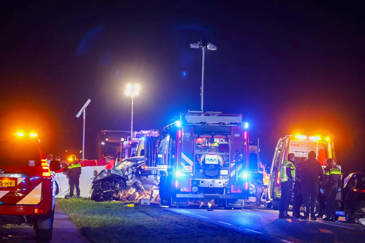 Ernstig ongeval op Oostvaardersdijk: één dode, meerdere gewonden