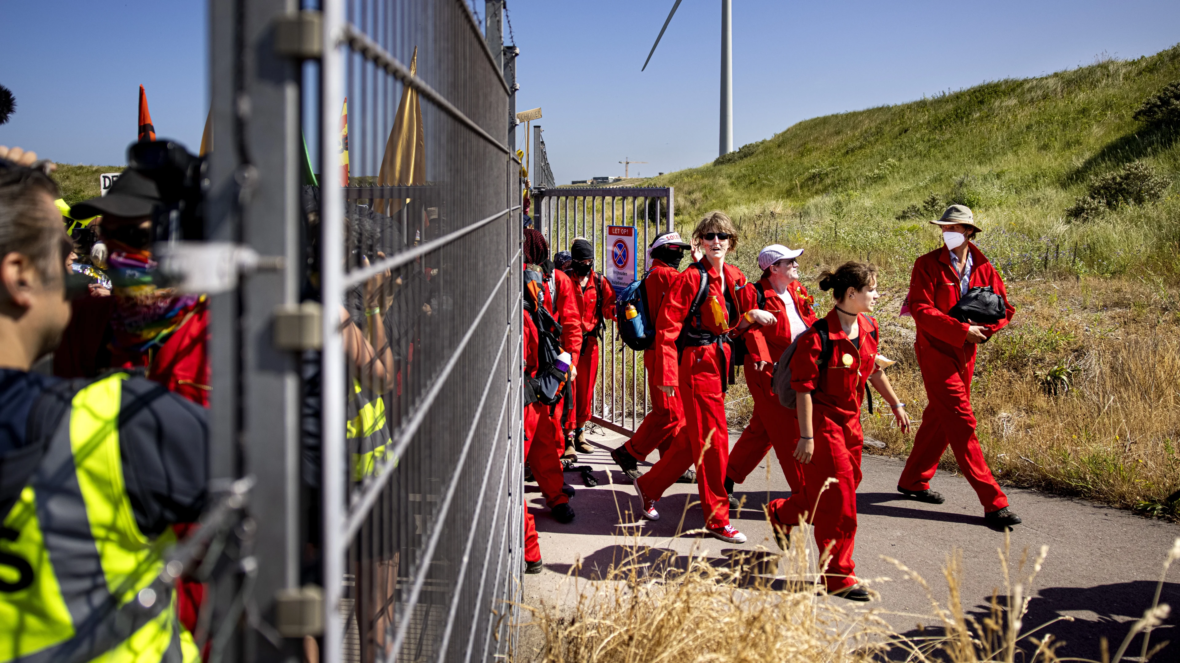 Tata Steel: door protest Greenpeace langer gas affakkelen nodig