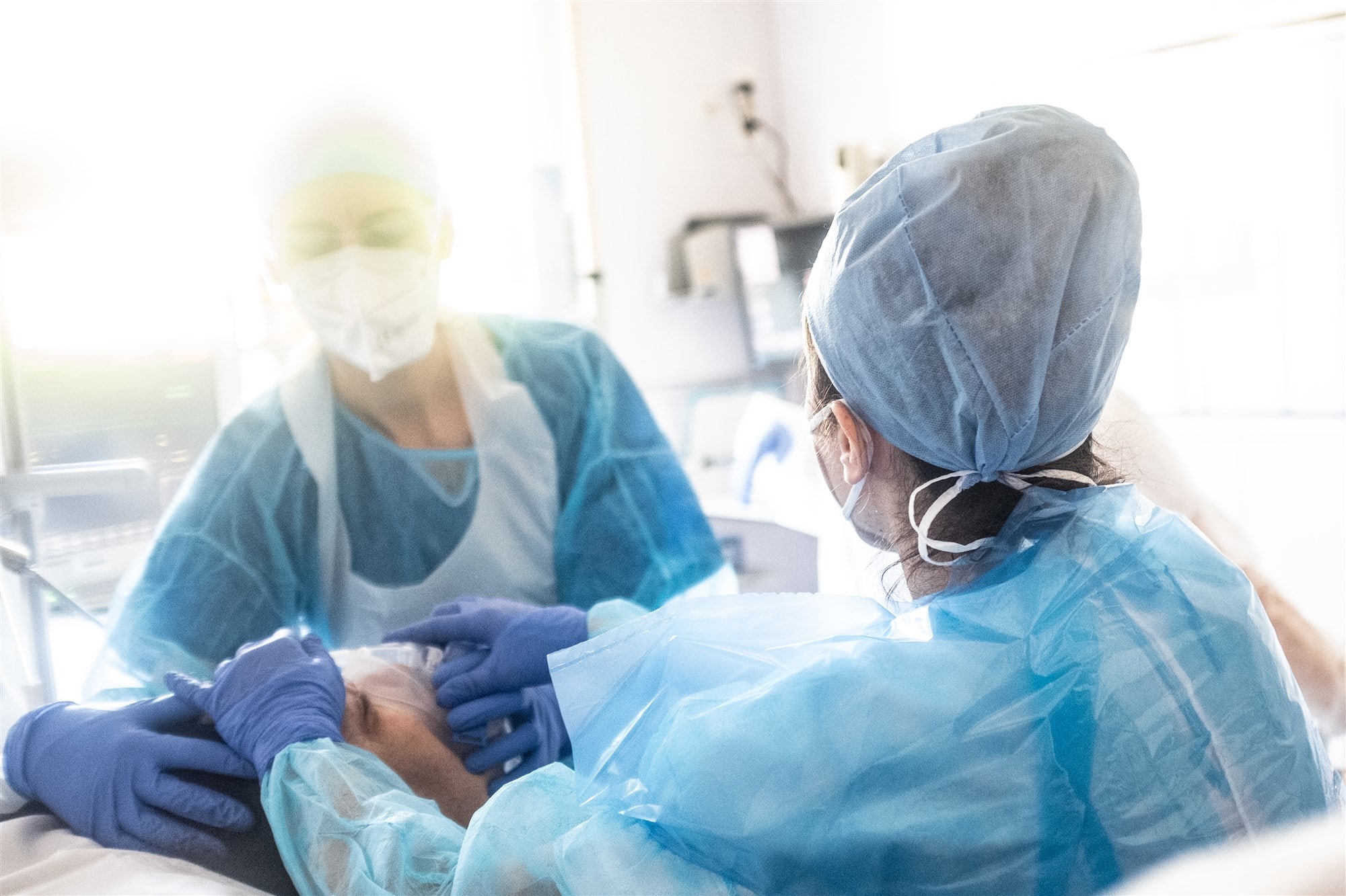 Aantal coronapatiënten in ziekenhuizen loopt verder op