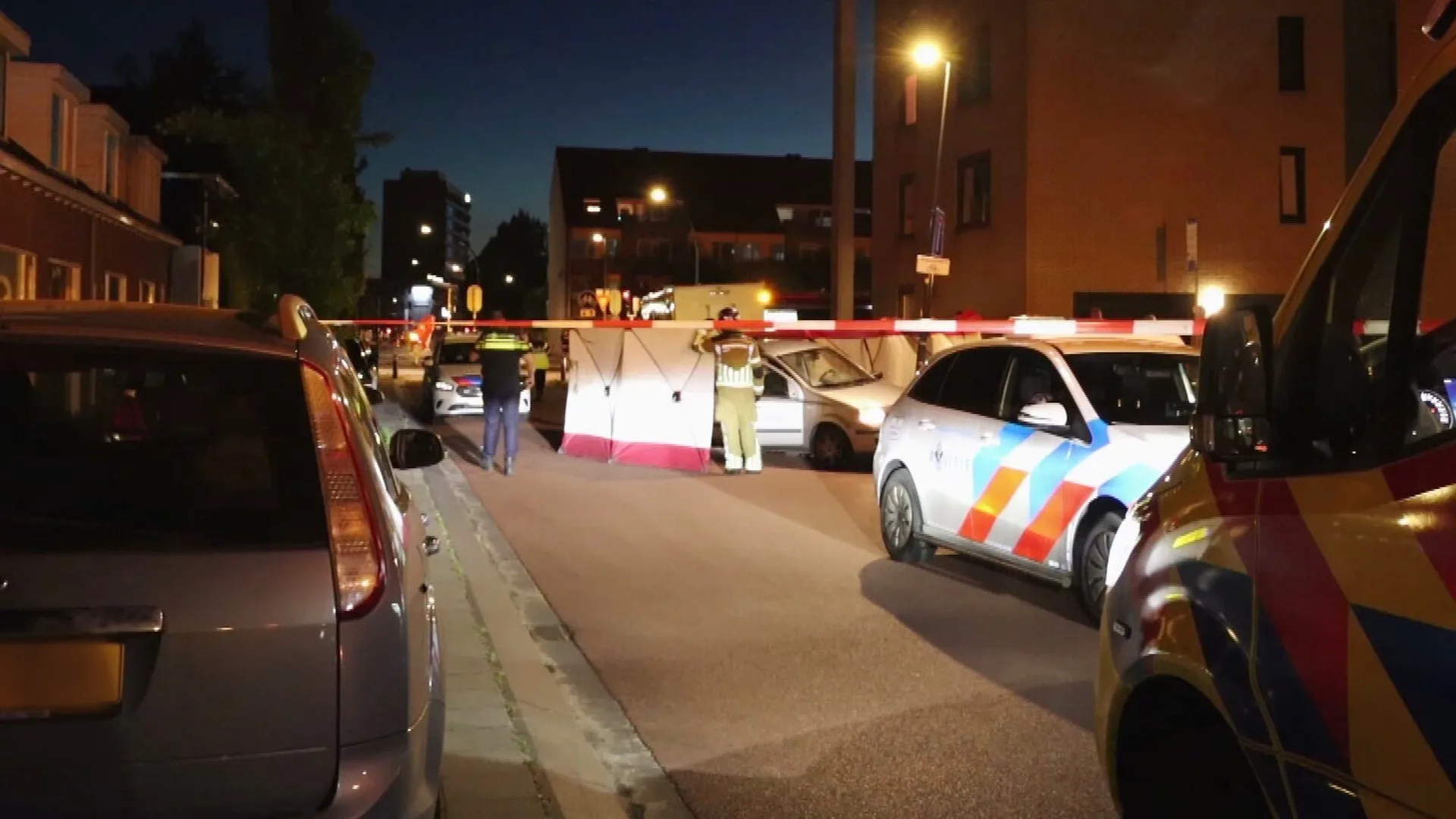 Dode man gevonden in auto Hengelo, politie vermoedt misdrijf