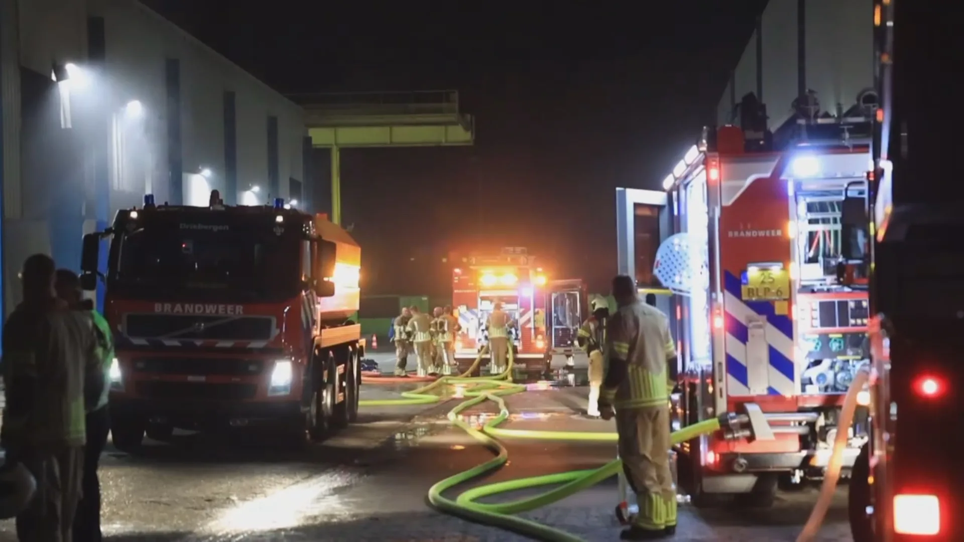 Oorzaak van grote brand bij milieustraat in Amersfoort nog onbekend