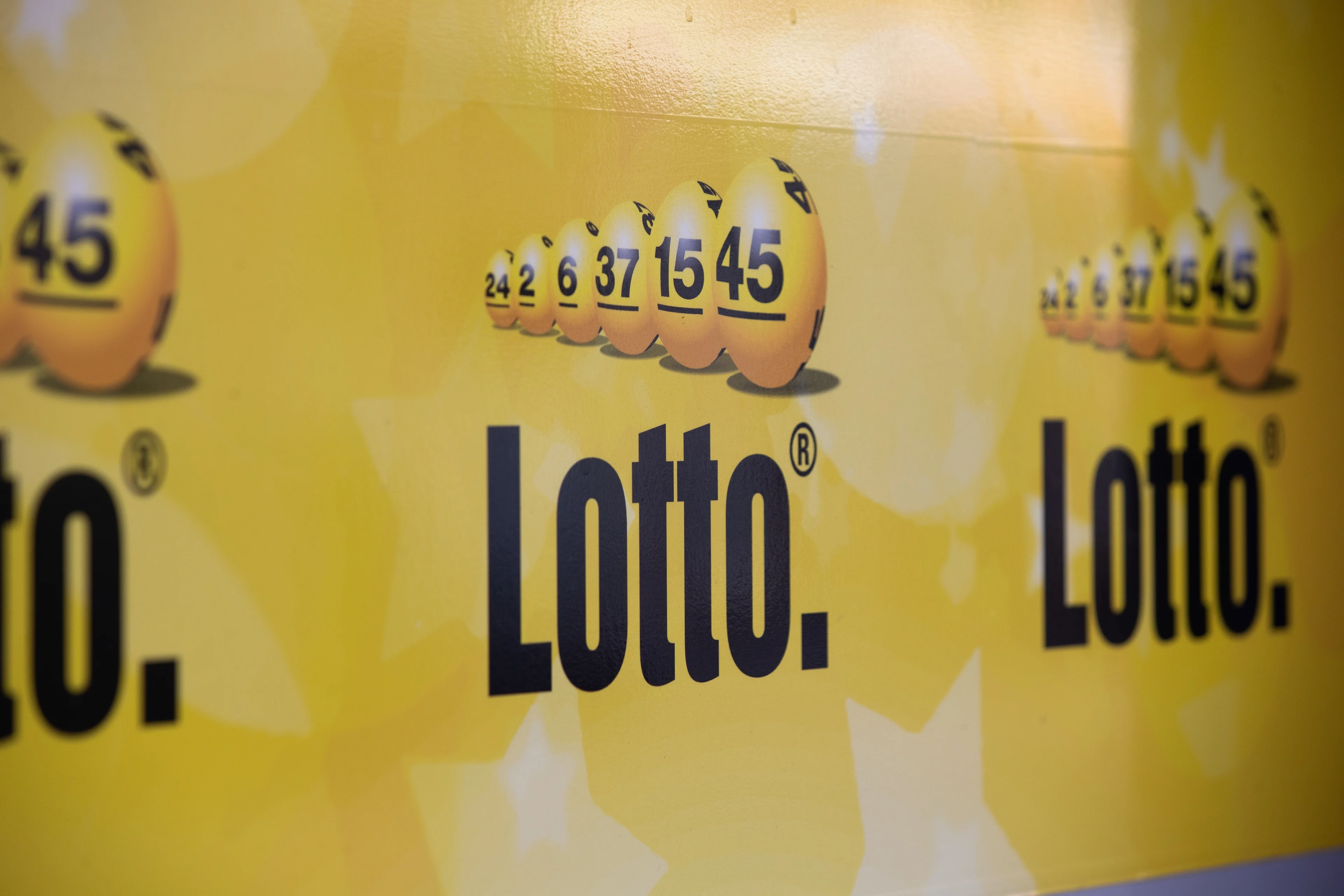Rijswijker in één klap miljonair na winnen Lotto-Jackpot