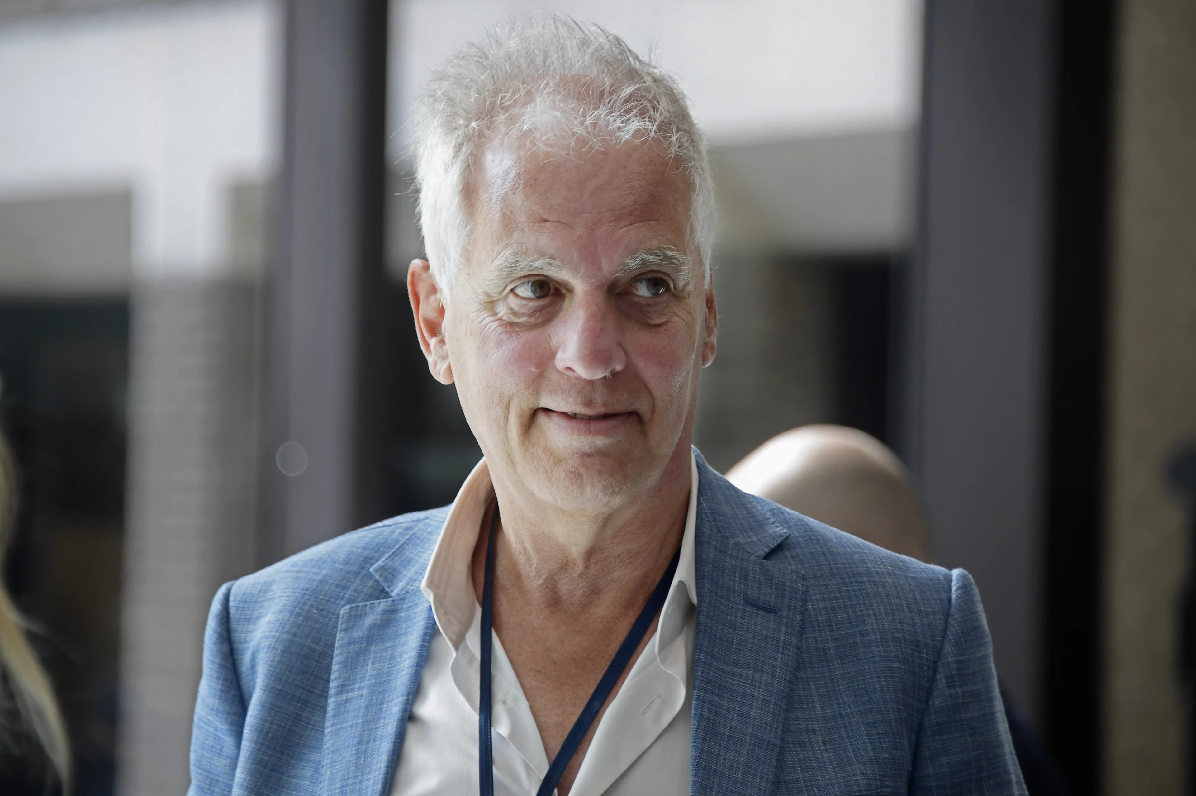 Kijkers bedanken ongeneeslijk zieke Ron Fresen na laatste NOS Journaal