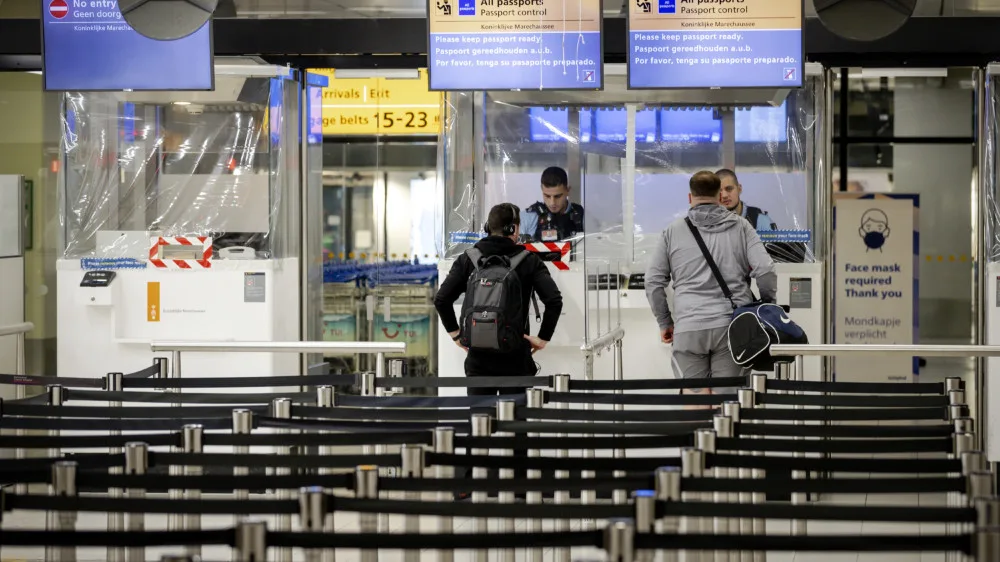 Nederland stelt nu ook vliegverbod in voor passagiersvluchten uit Zuid-Afrika