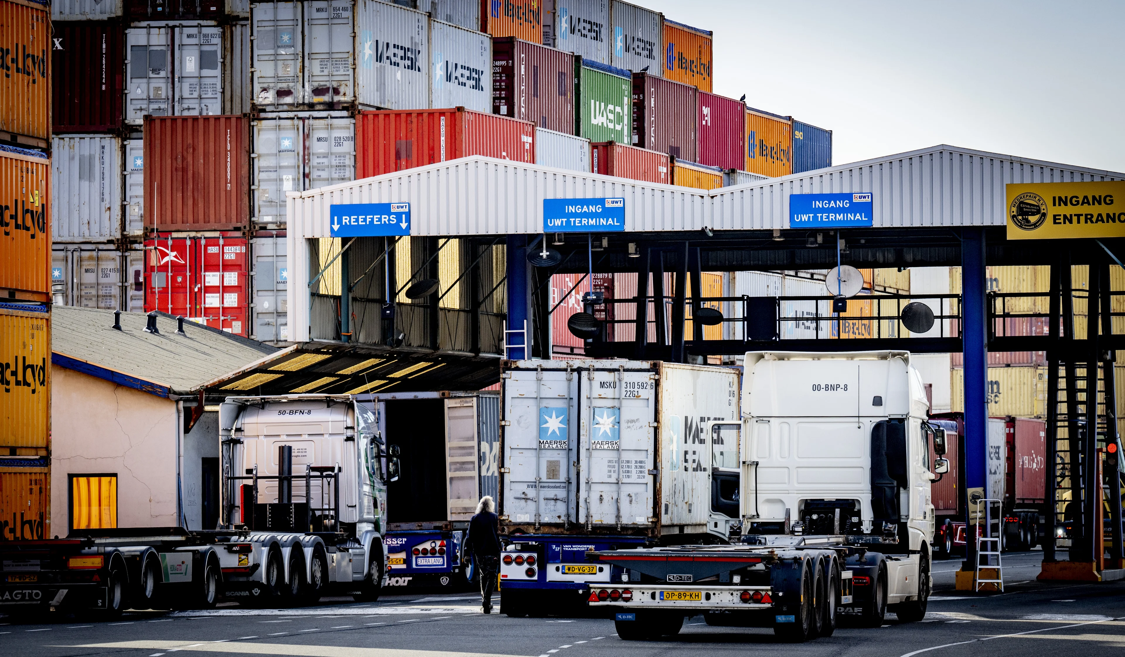 783 kilo cocaïne en crystal meth gevonden in machine in haven Rotterdam