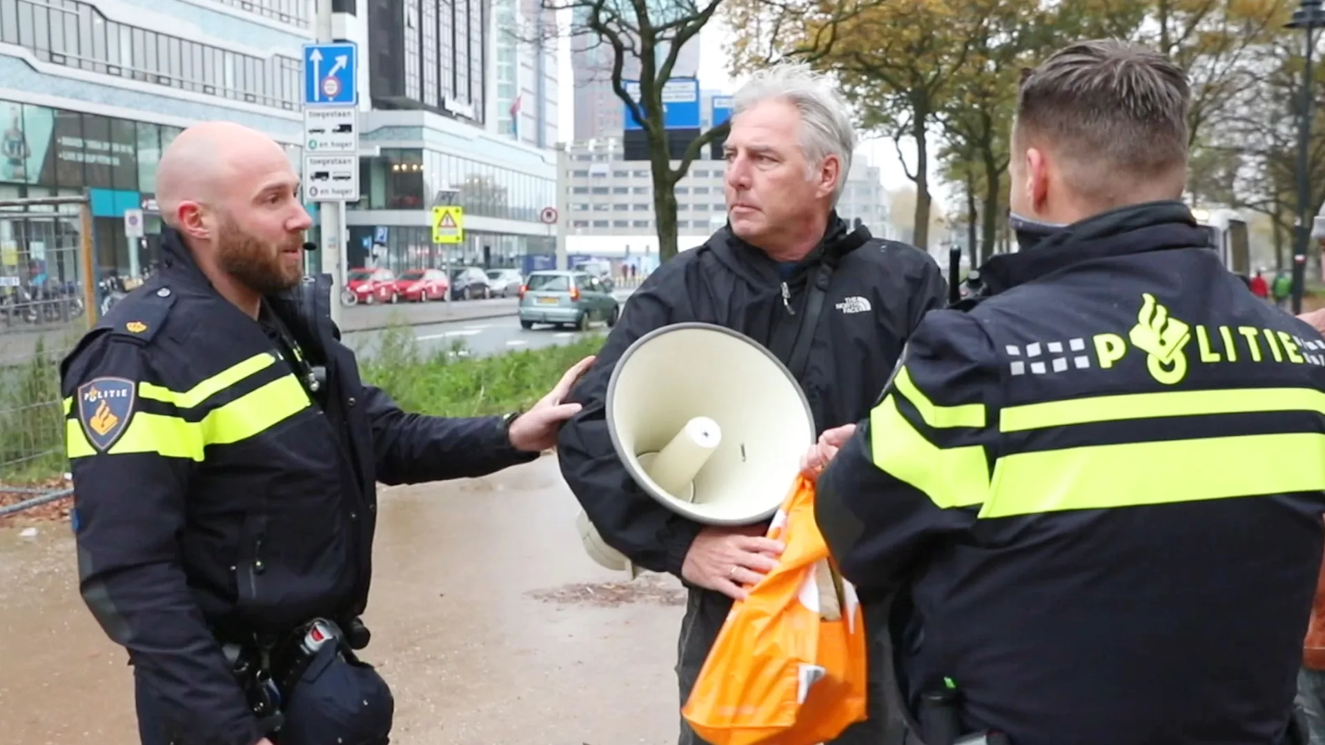 Voorman Pegida opnieuw opgepakt bij demonstratie in Den Haag