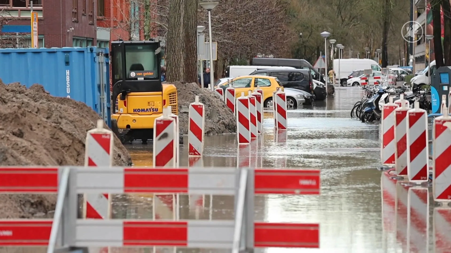 Delftse straat staat blank door kapotte waterleiding