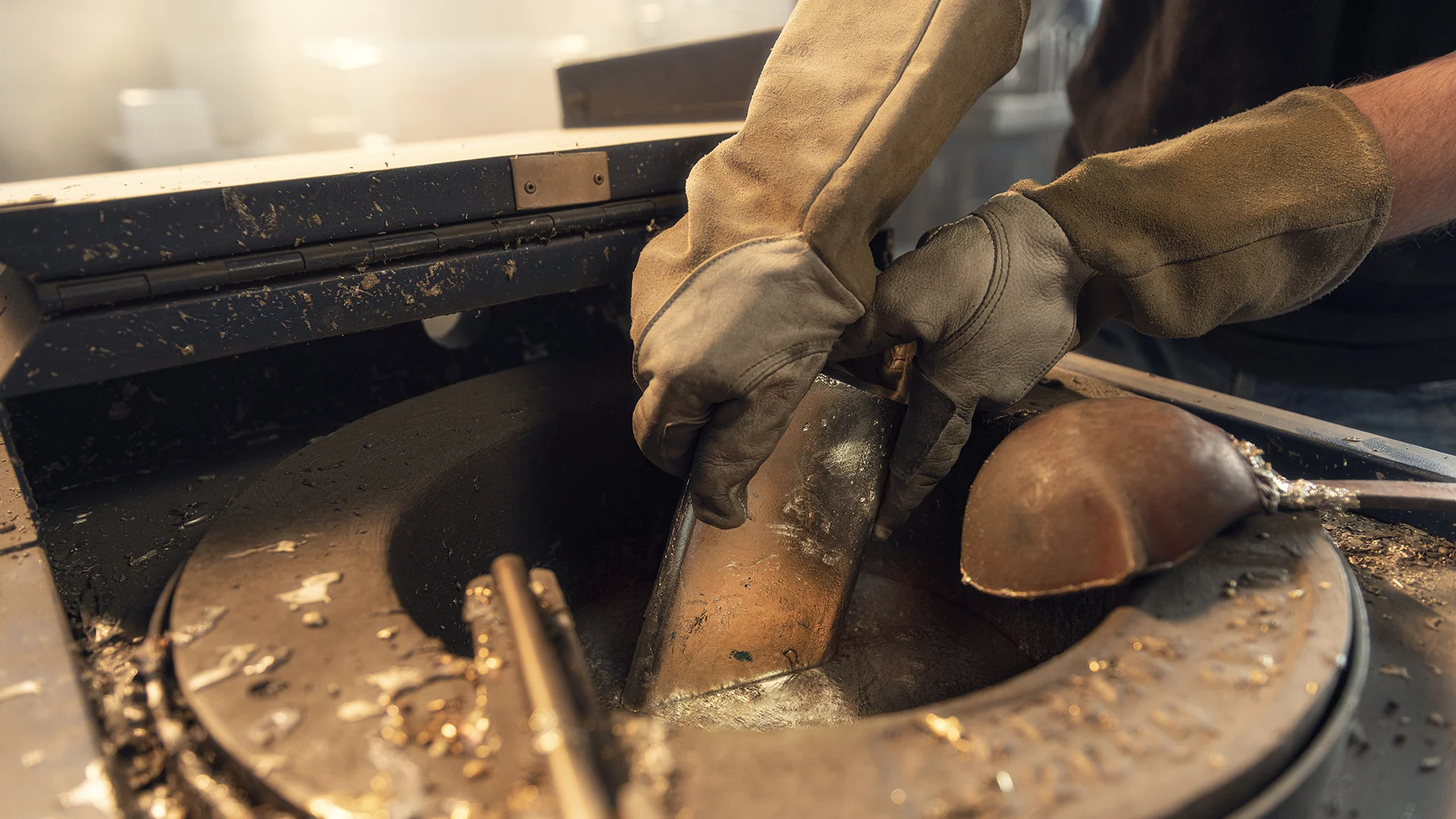 Ajax laat kampioensschaal omsmelten tot 42.000 kampioenssterren voor fans