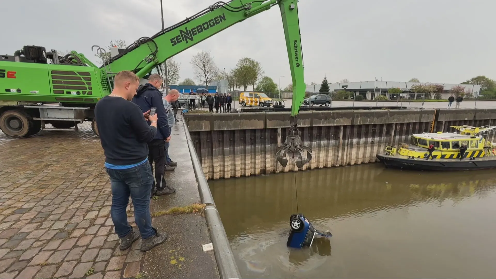 Auto rolt haven in Zutphen in: ‘Handrem zat er mogelijk niet op’