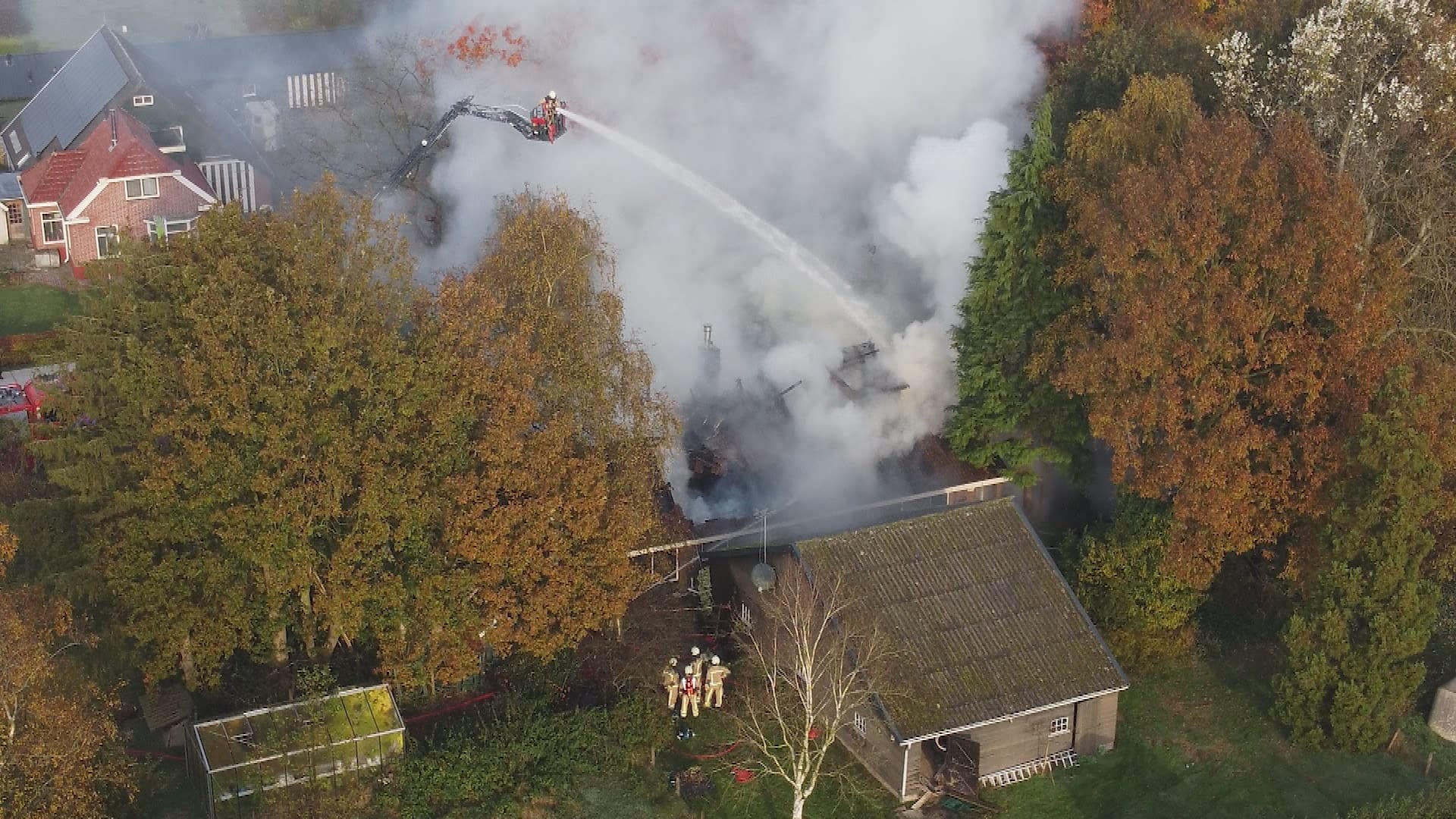Dode bij uitslaande woningbrand in Drents buurtschap