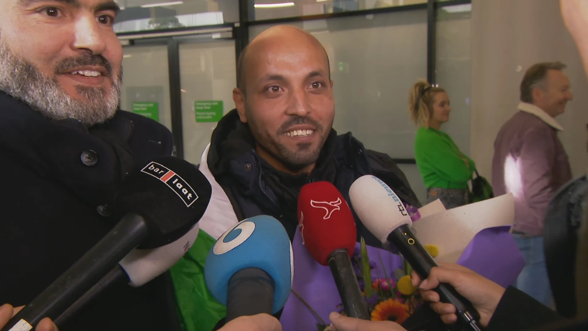 Abed eindelijk weg uit Gaza en terug in Nederland: 'Ga mijn dochters knuffelen' 