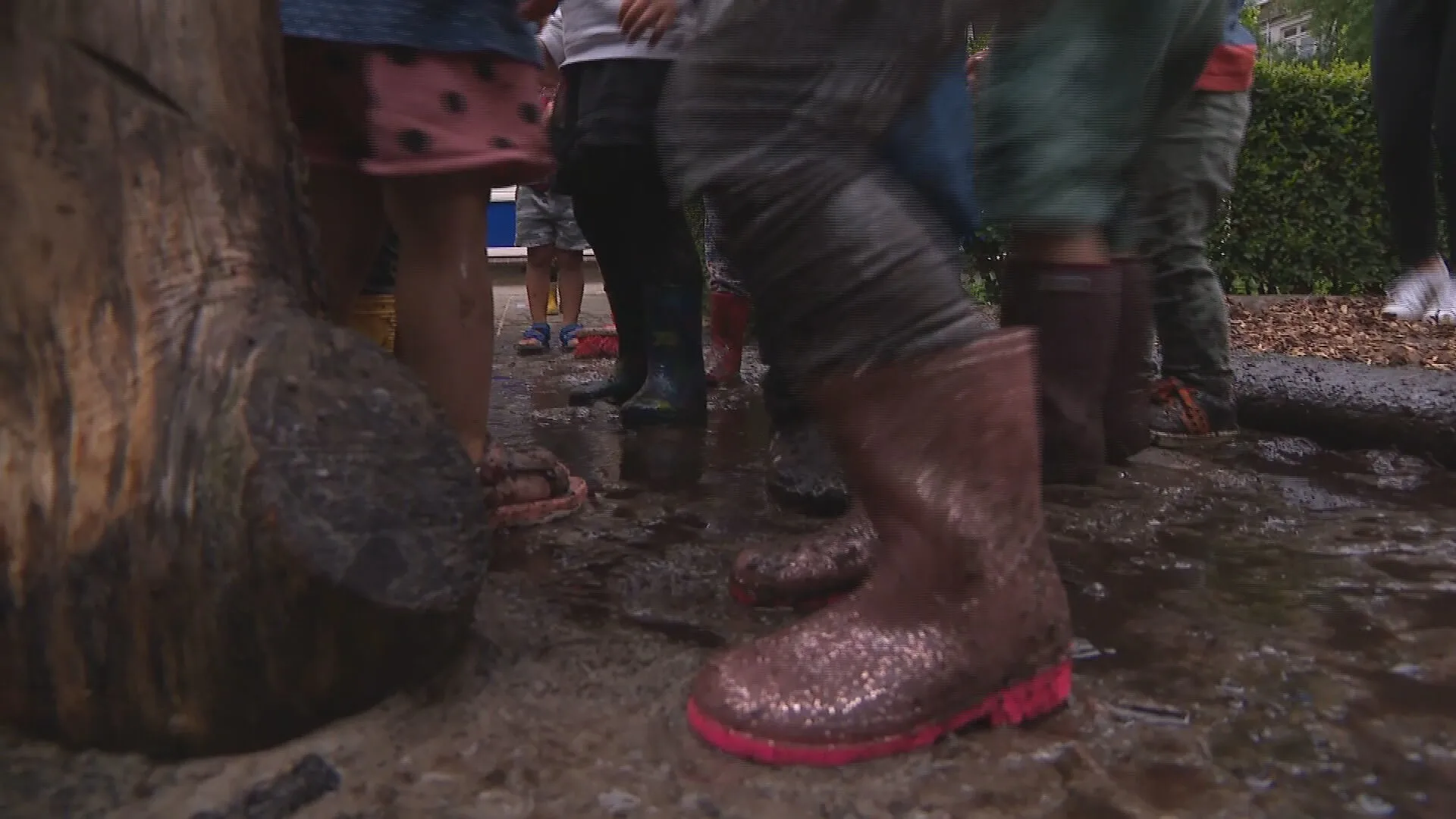 Internationale Modderdag: 'We moeten van het idee afstappen dat je niet vies mag worden'