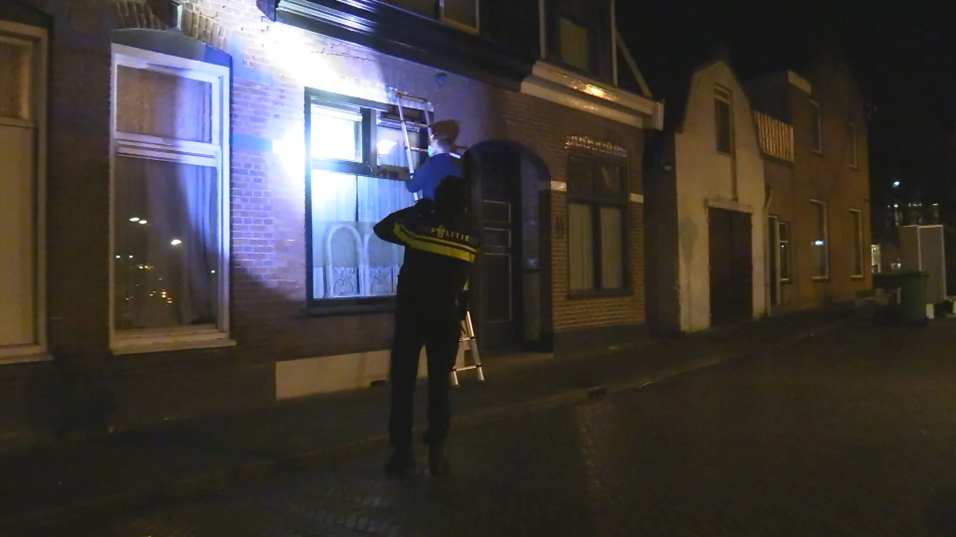 Woning beschoten in binnenstad Den Helder, politie zoekt getuigen