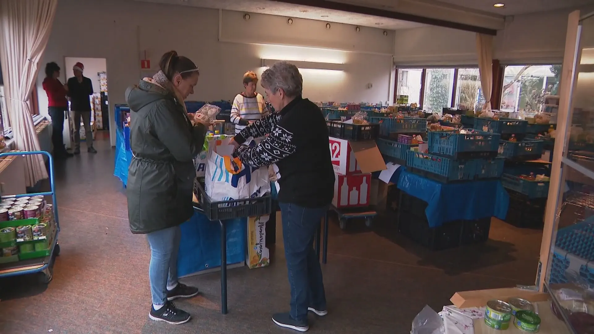 Voedselbanken razend druk om minima een mooie kerst te bezorgen