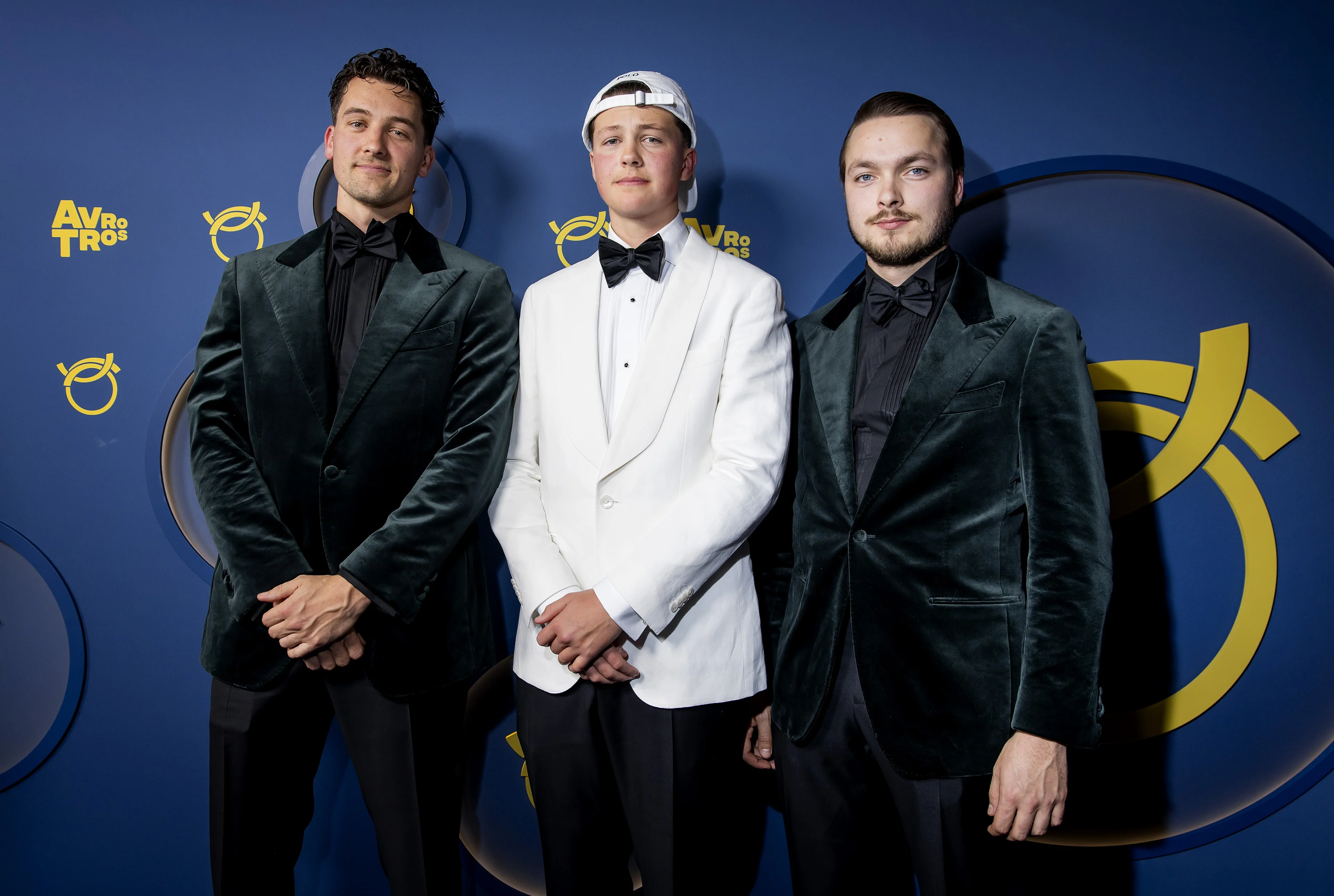 Vlogger Bender en cameraman aangevallen door groep jongeren bij bezoek Wilders Delft