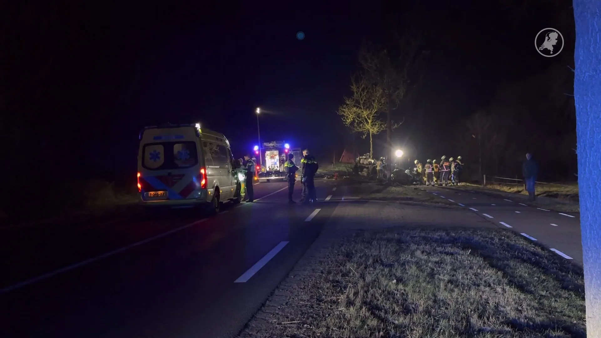 Zwaar ongeval op N349, auto door klap volledig door het midden