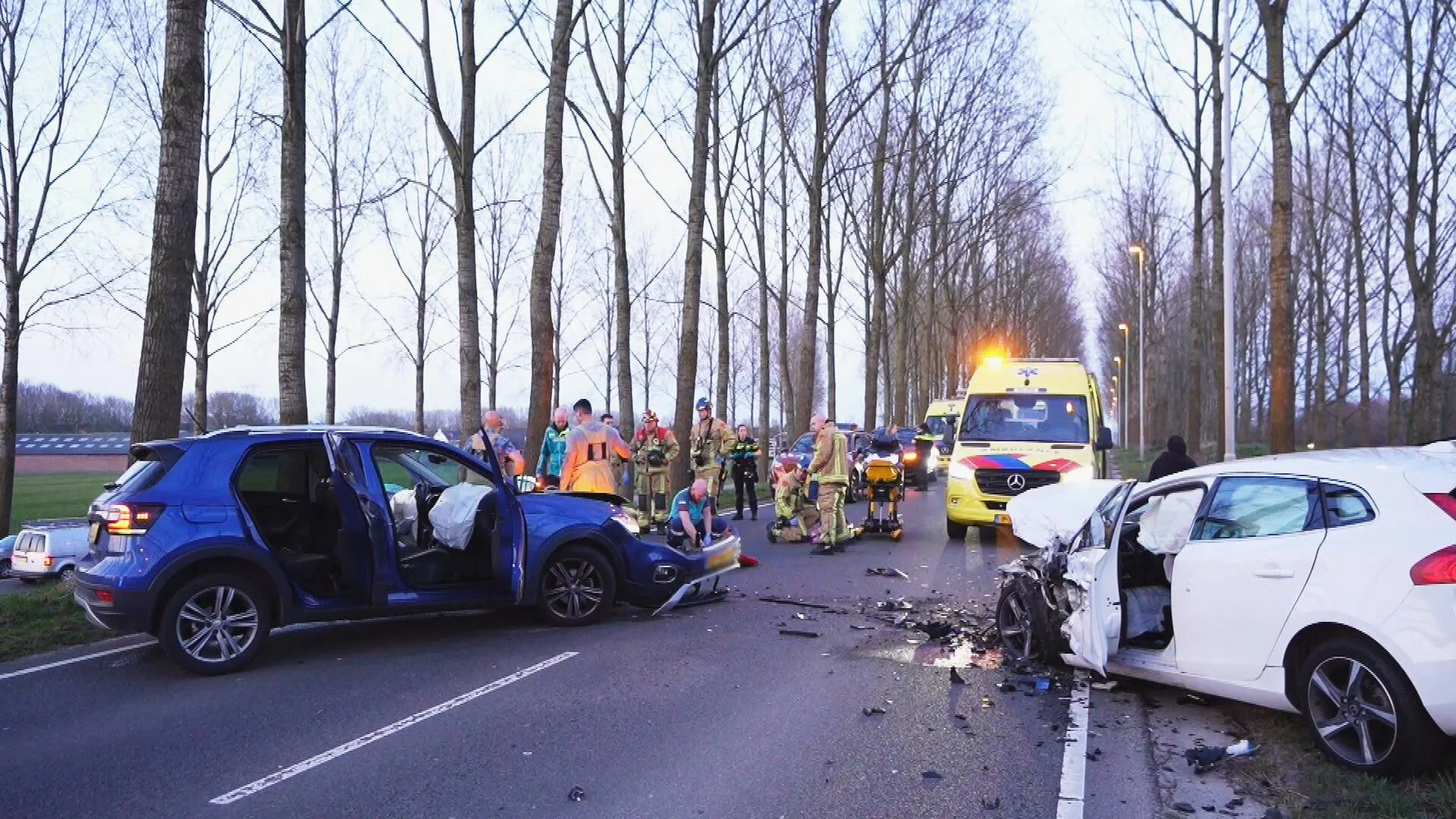 Man (69) overleden bij zware frontale botsing in Best
