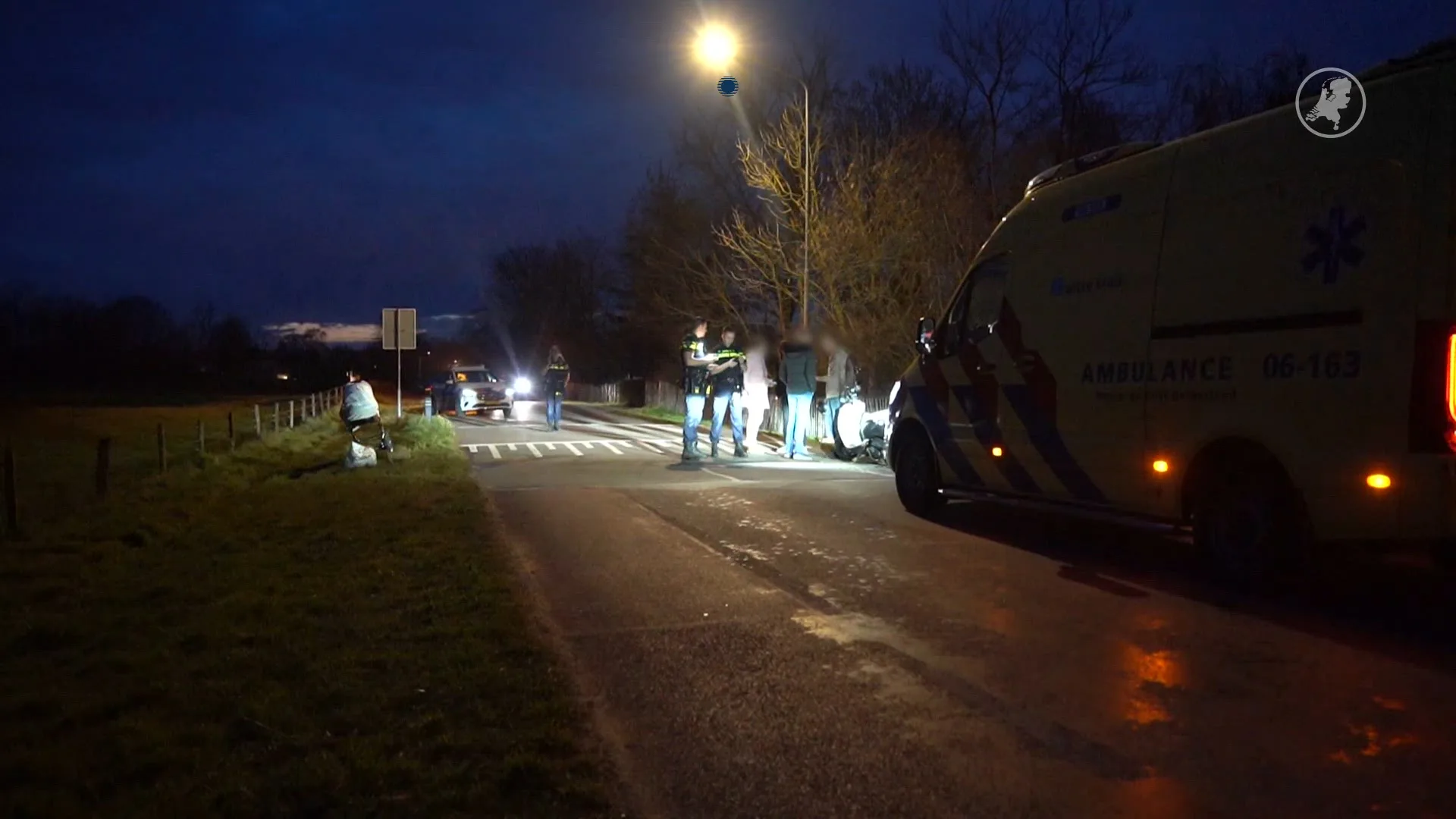 Scooter botst op kinderwagen met baby in Zutphen