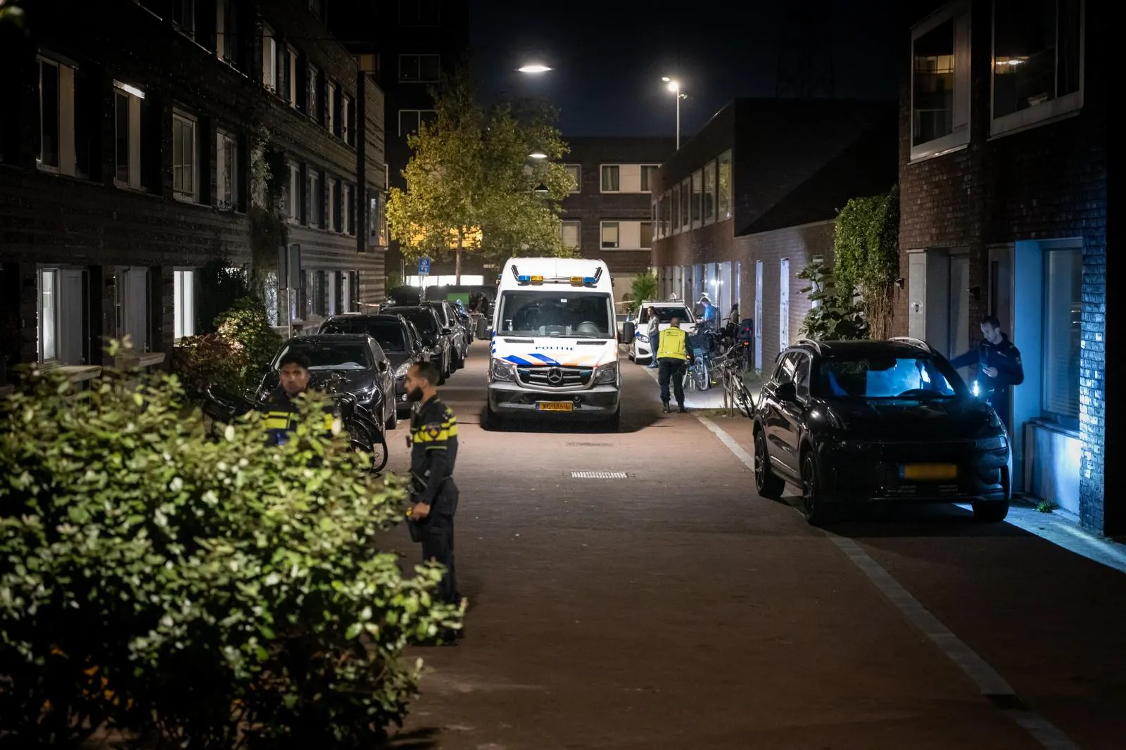 Drie explosies in paar uur tijd in woonwijken Amsterdam