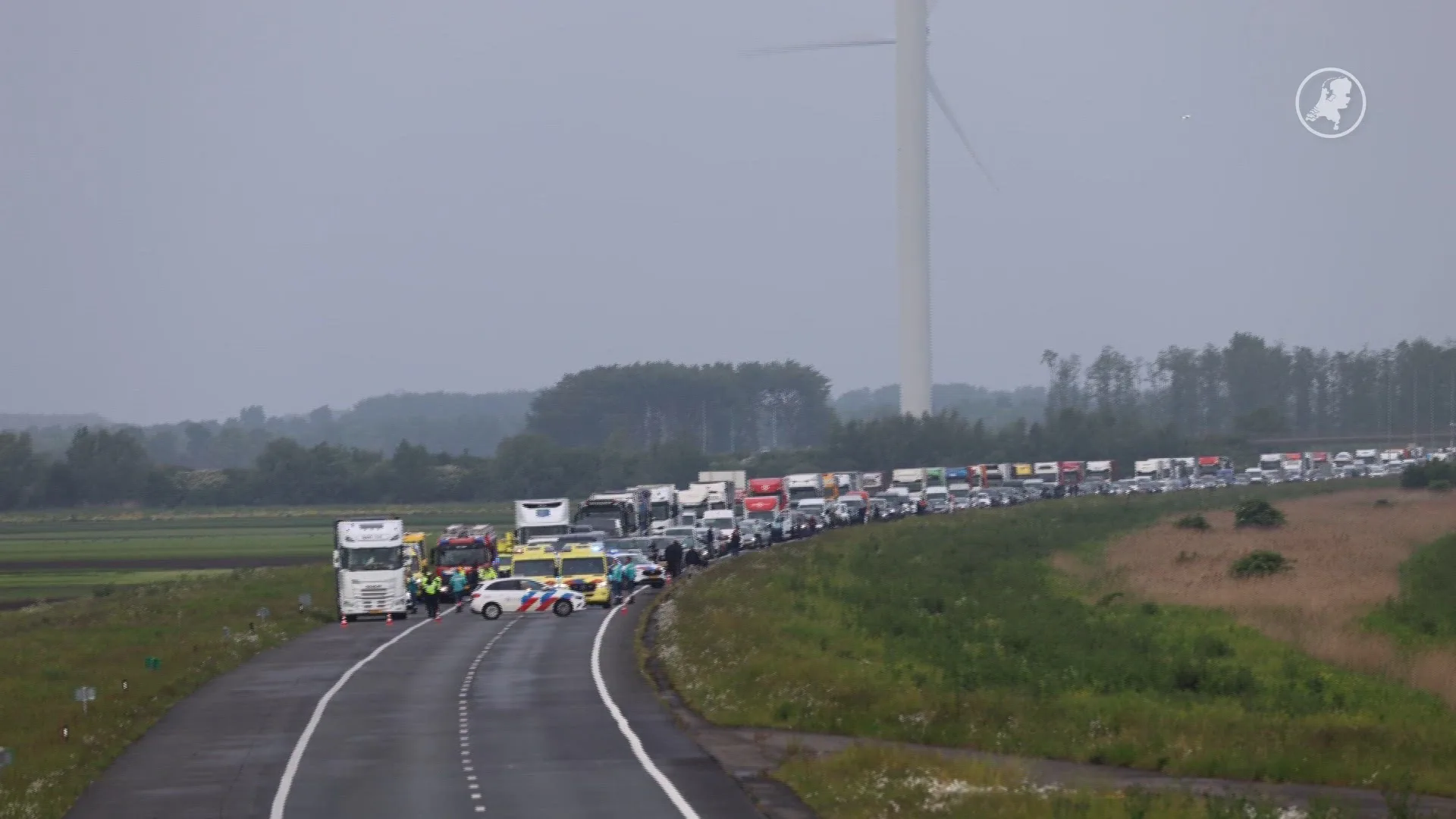 Motorrijder overleden door aanrijding met auto op A6 bij Lelystad