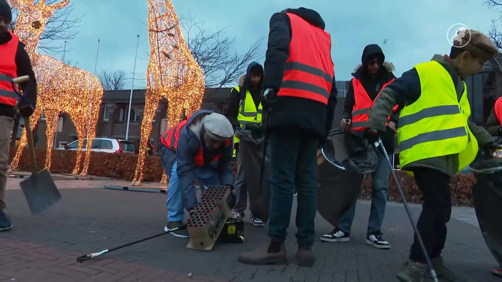 Ahmadiyya Moslim Gemeenschap ruimt vuurwerkrommel op, al 20 jaar traditie in Nunspeet