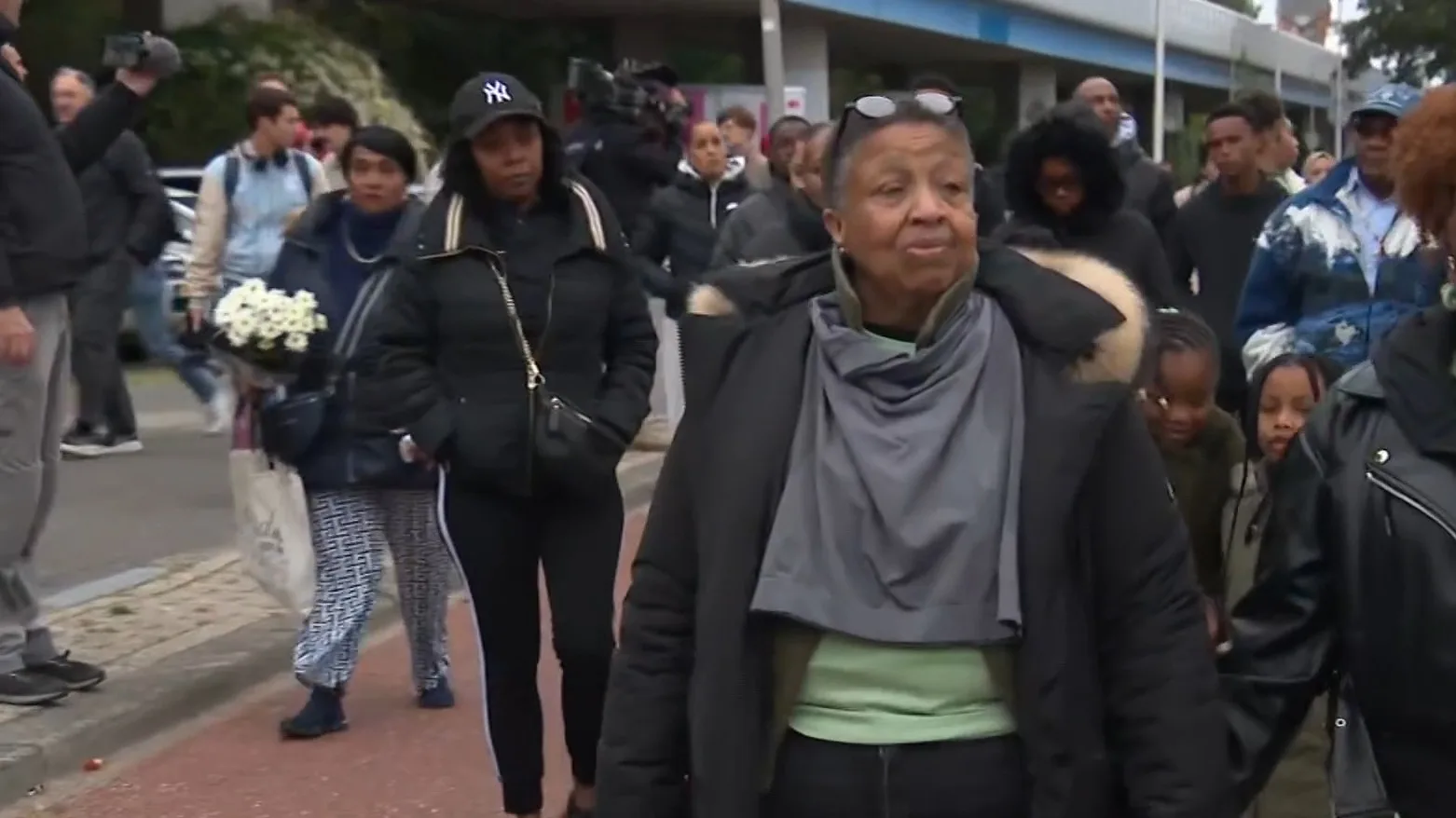 Pleegmoeder van door politie doodgeschoten Jerryson onverwacht overleden