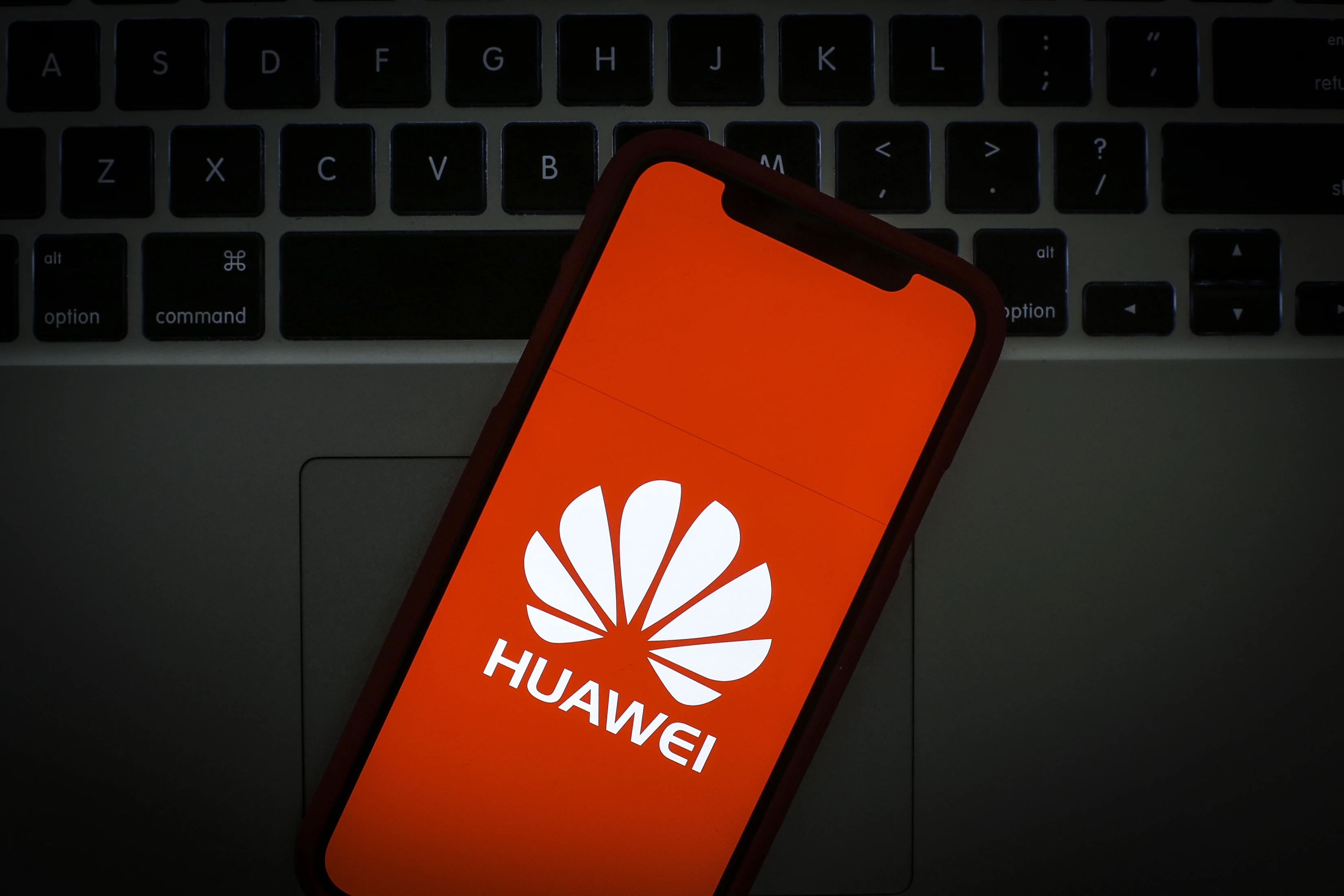 KPN: geen enkele indicatie dat klanten zijn afgeluisterd door Chinees bedrijf