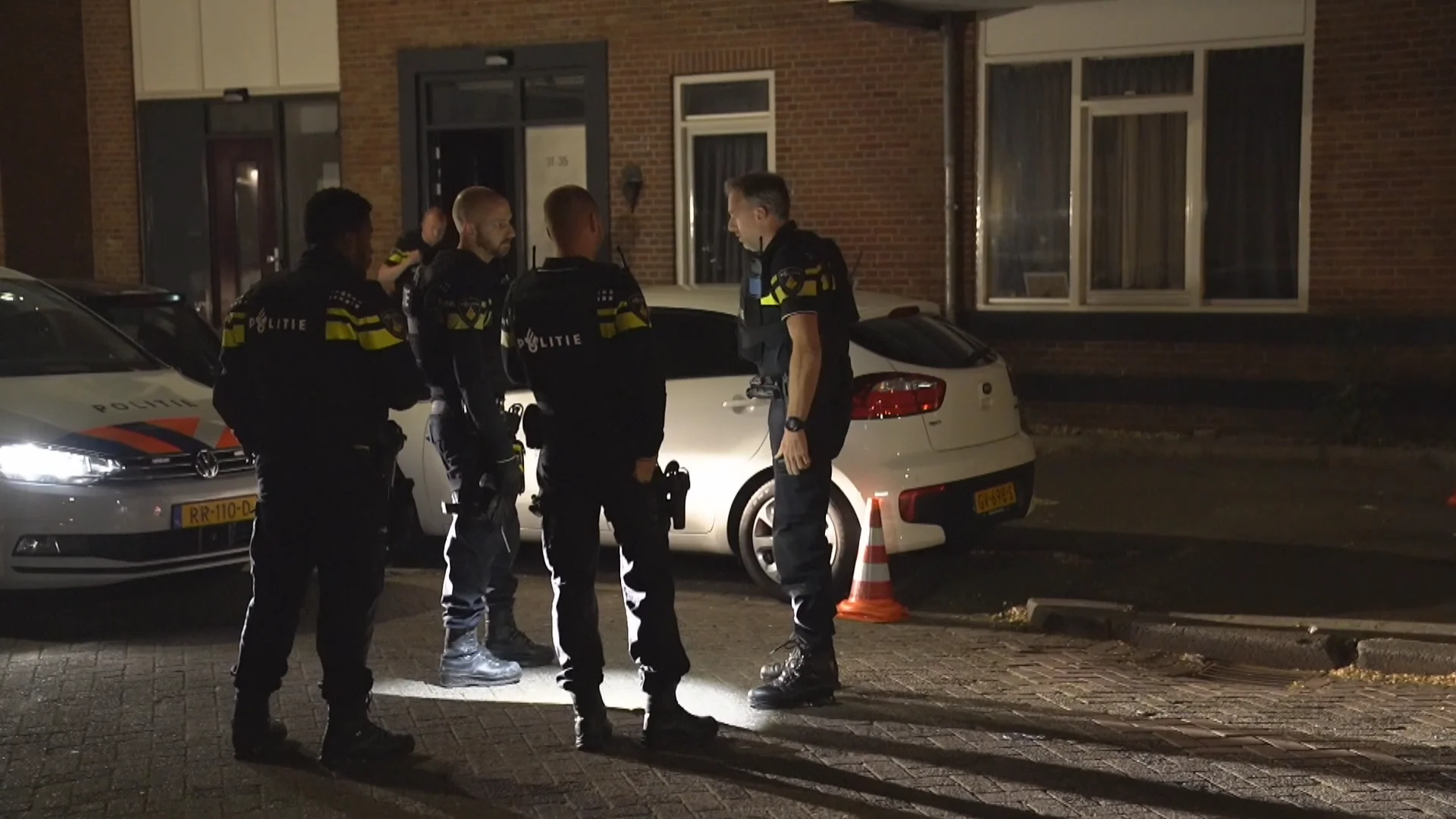 Schoten gelost in straat Rotterdam, politie zoekt getuigen