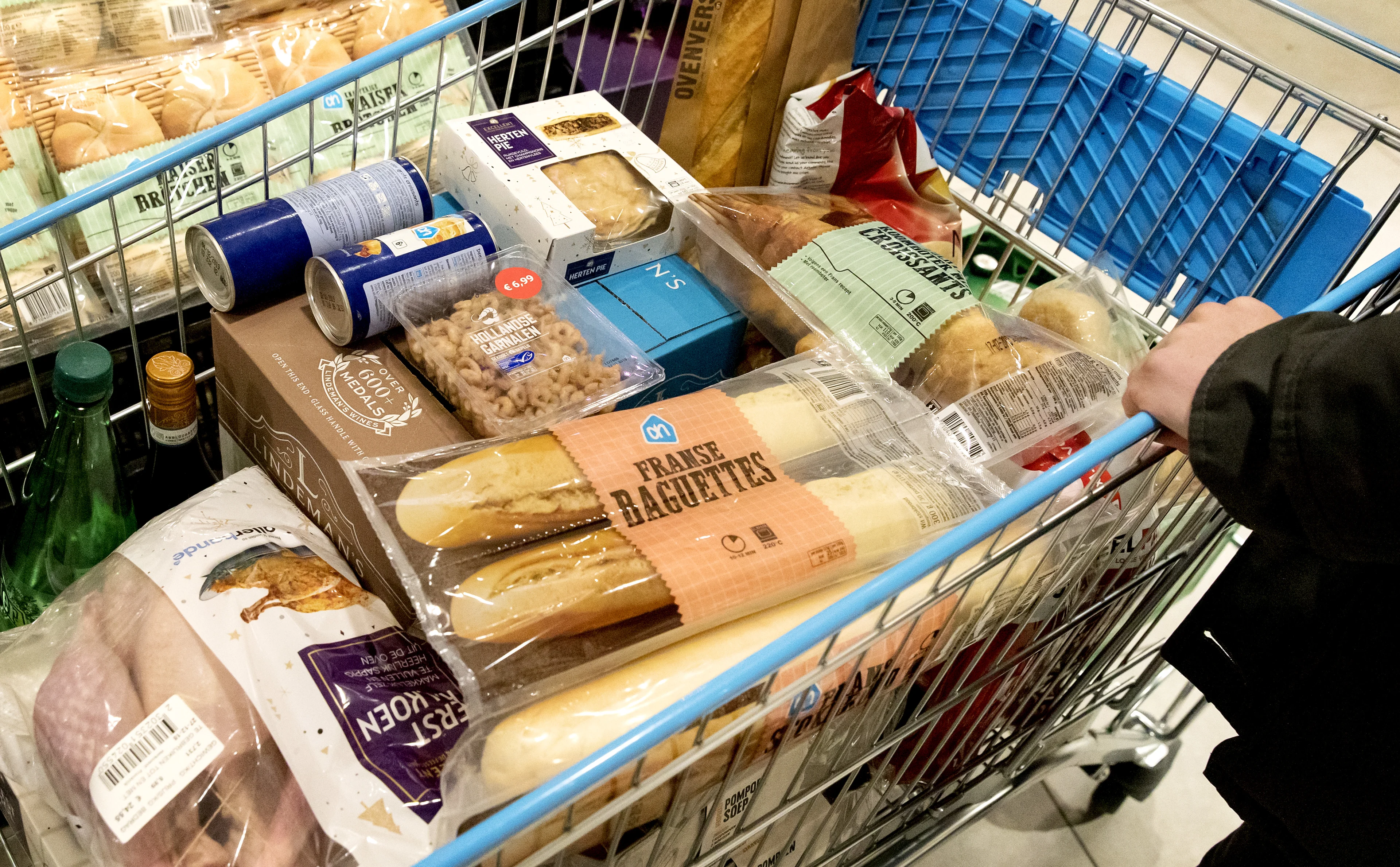 PVV wil btw-tarief tijdelijk naar nul procent verlagen: 'Honderdduizenden banen staan op het spel'