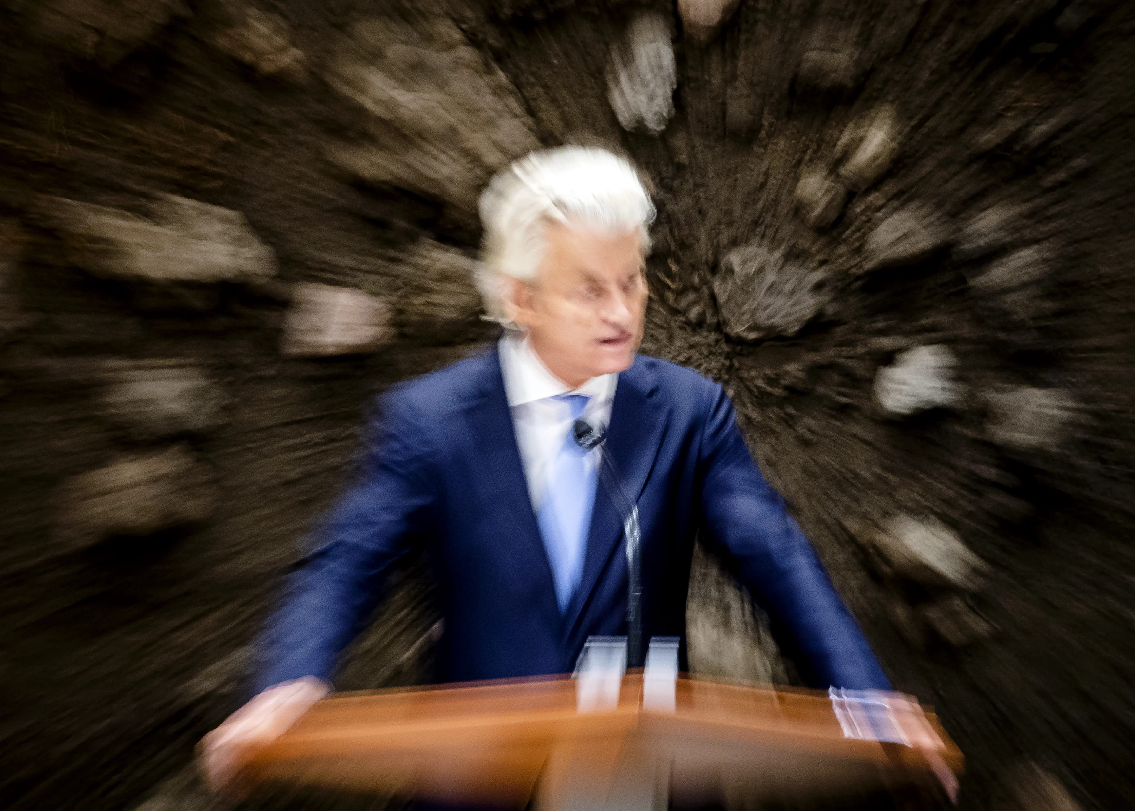 Nederlanders zijn scheldende politici in Den Haag zat: 'Waar is jullie fatsoen?'