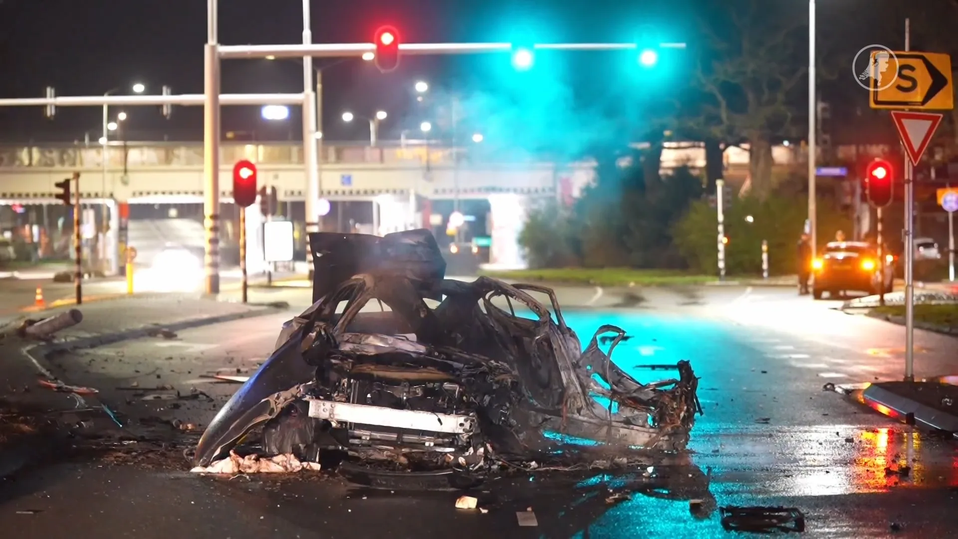 Zware crash zorgt voor ravage in Eindhoven, bestuurder zwaargewond