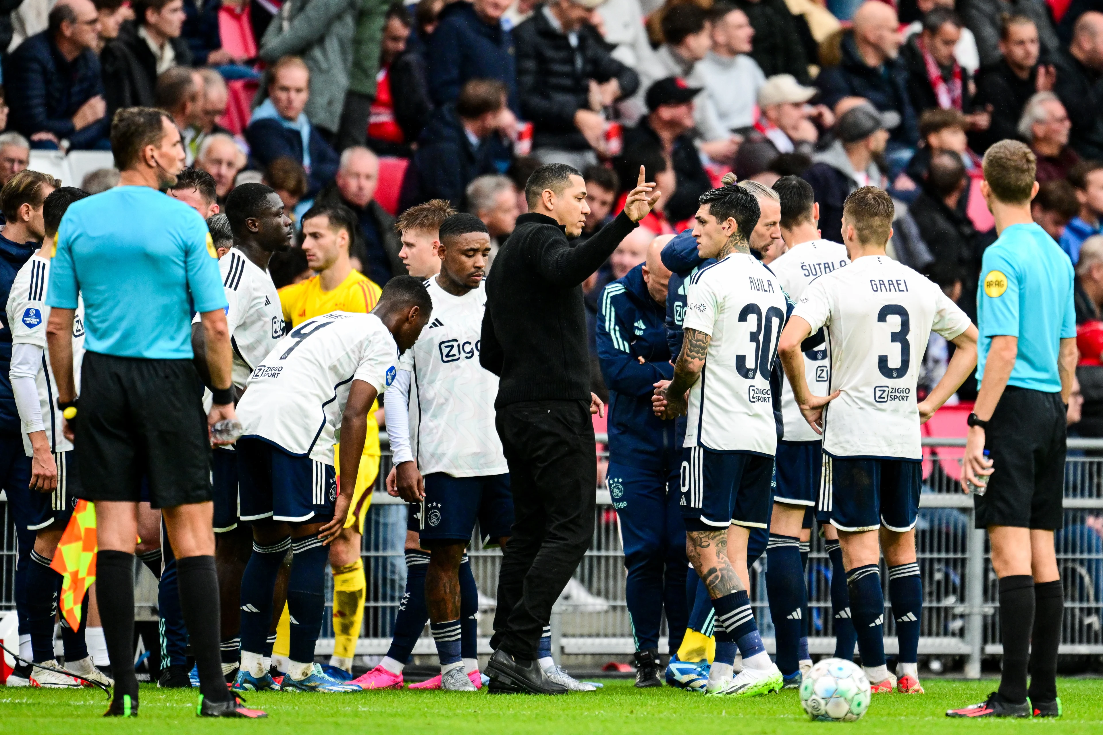 PSV-Ajax hervat na reanimatie op tribune
