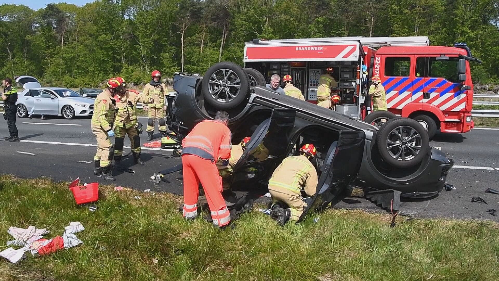 Vrouw zwaargewond na ongeval met meerdere wagens op A67 bij Veldhoven