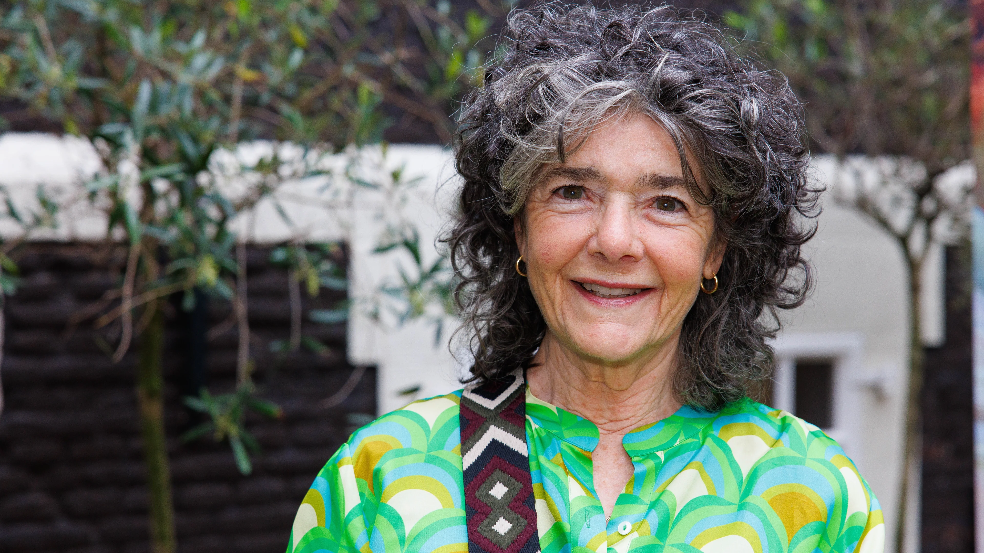 Dieuwertje Blok in besloten kring begraven na warm en kleurrijk afscheid