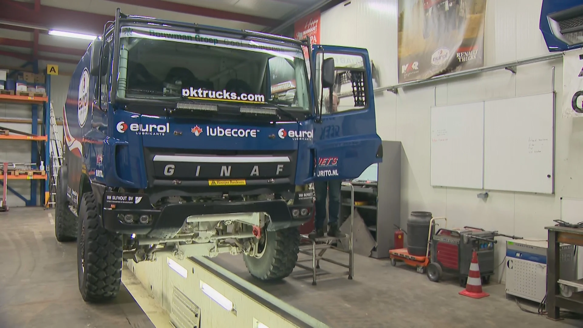 Vader en zoon uit Harskamp strijden tijdens zwaarste rally ter wereld