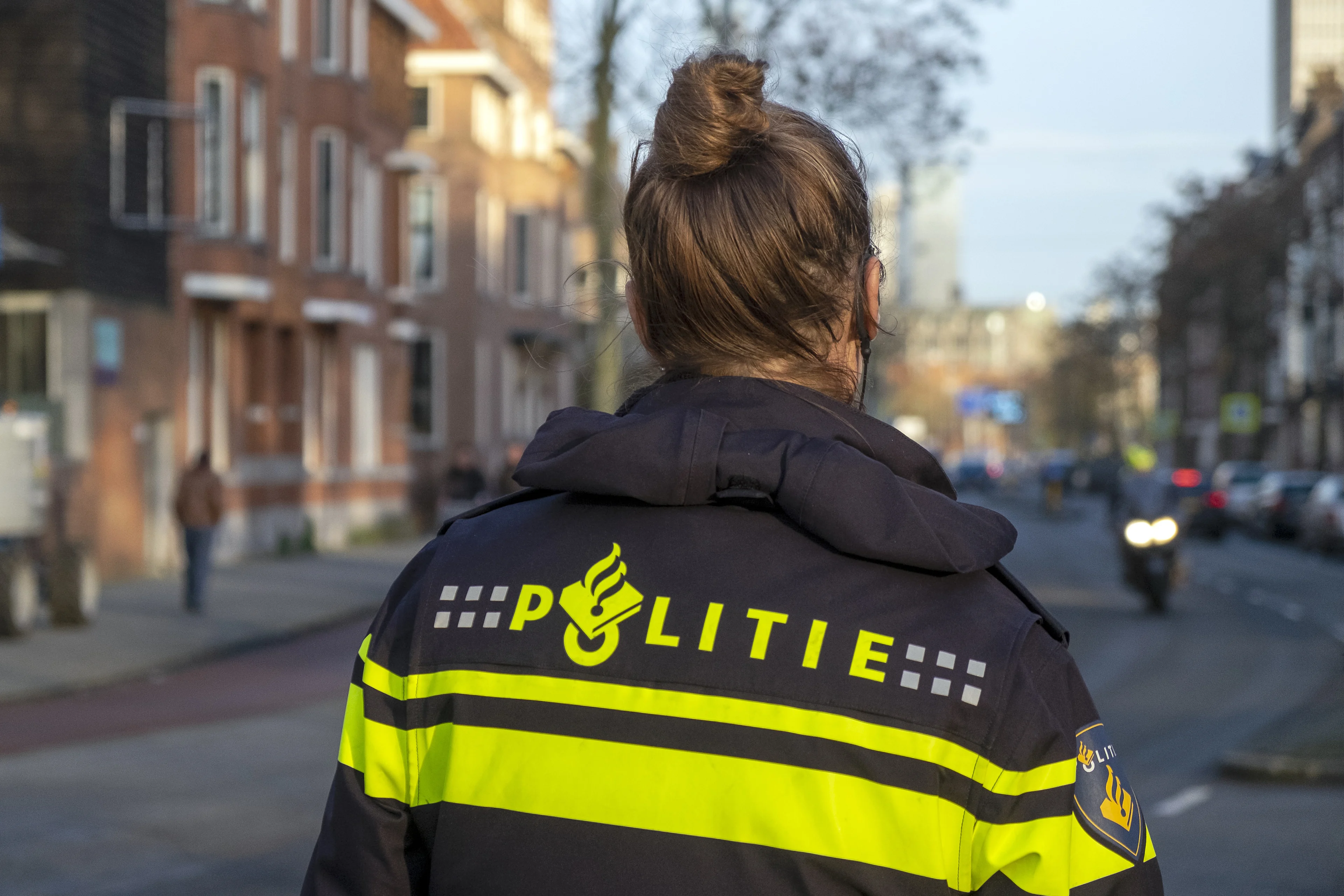 Politieagente ontslagen wegens drugsgebruik en banden met criminelen