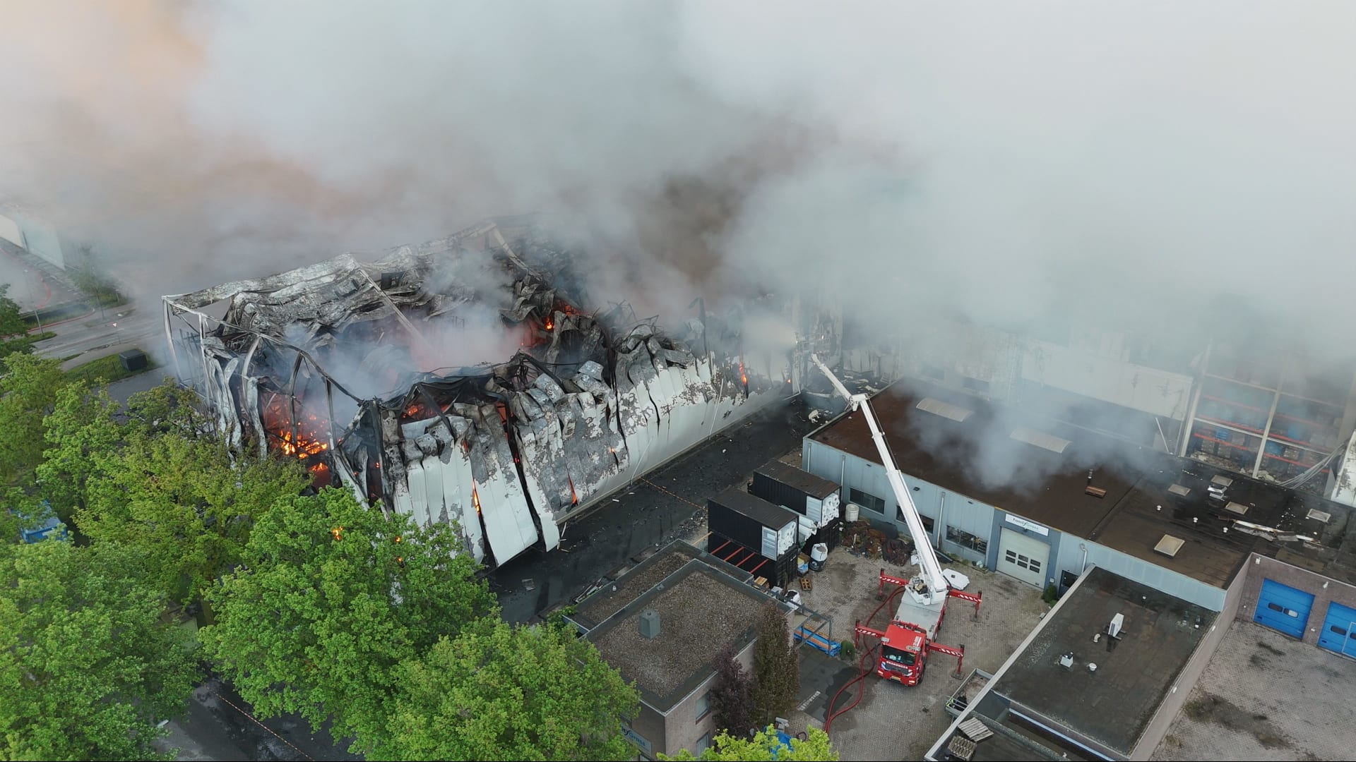 Omwonenden brand Oss mogen nog altijd niet terug naar huis