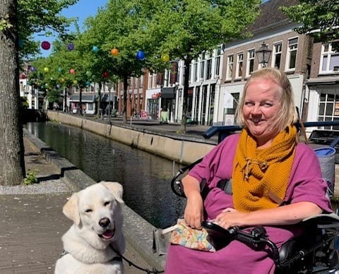 Medicijnentoegang spierziekten veel te traag: Viola kan geen kopje thee meer tillen