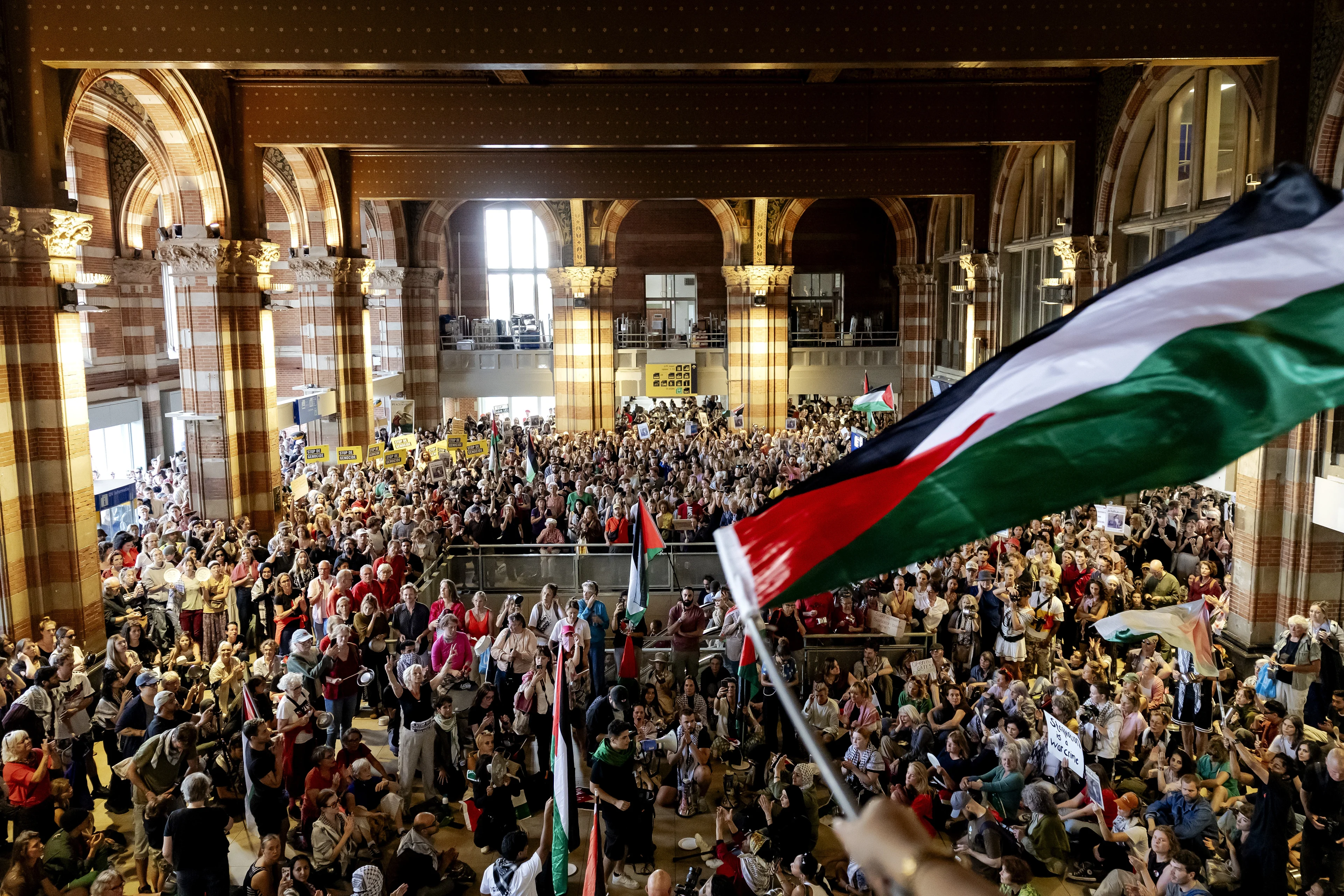 Actie op stations in hele land om hongersnood Gaza: 'Is een concentratiekamp' 