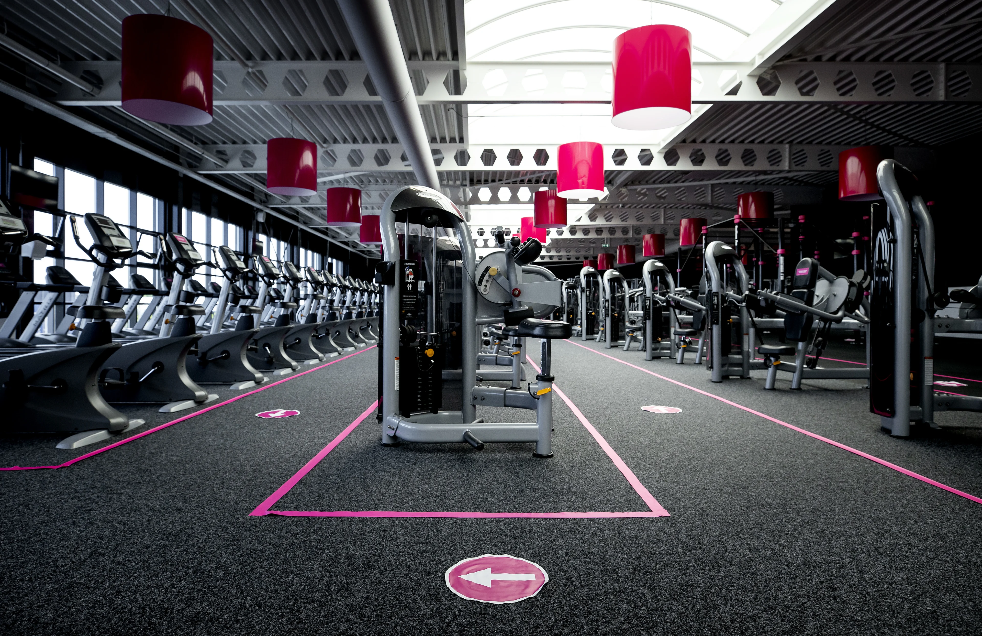 Sportschoolketen BigGym wil snel weer open en stapt daarom vandaag naar de rechter