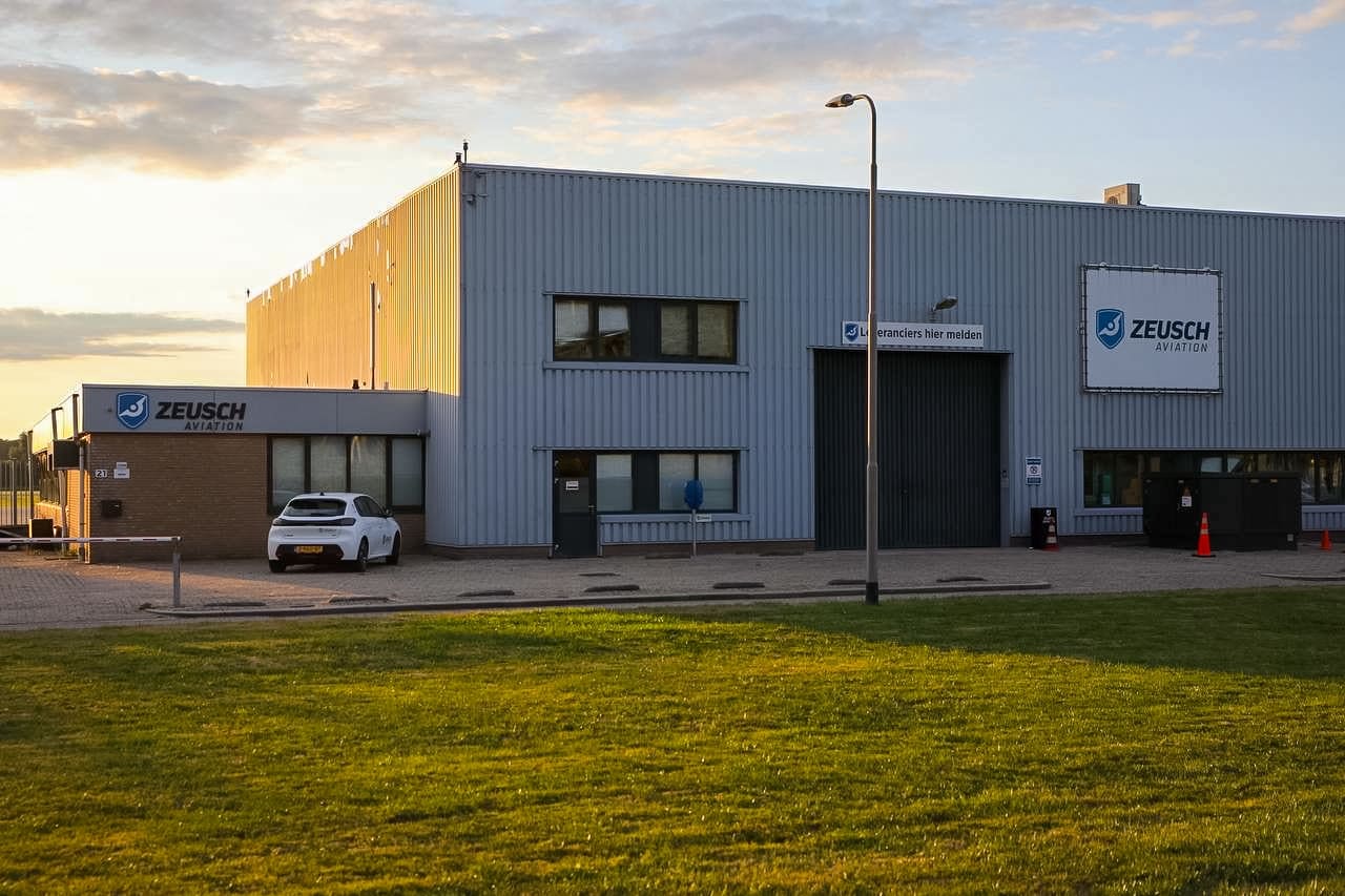 Vier mensen omgekomen bij crash met Nederlands vliegtuigje bij Londen