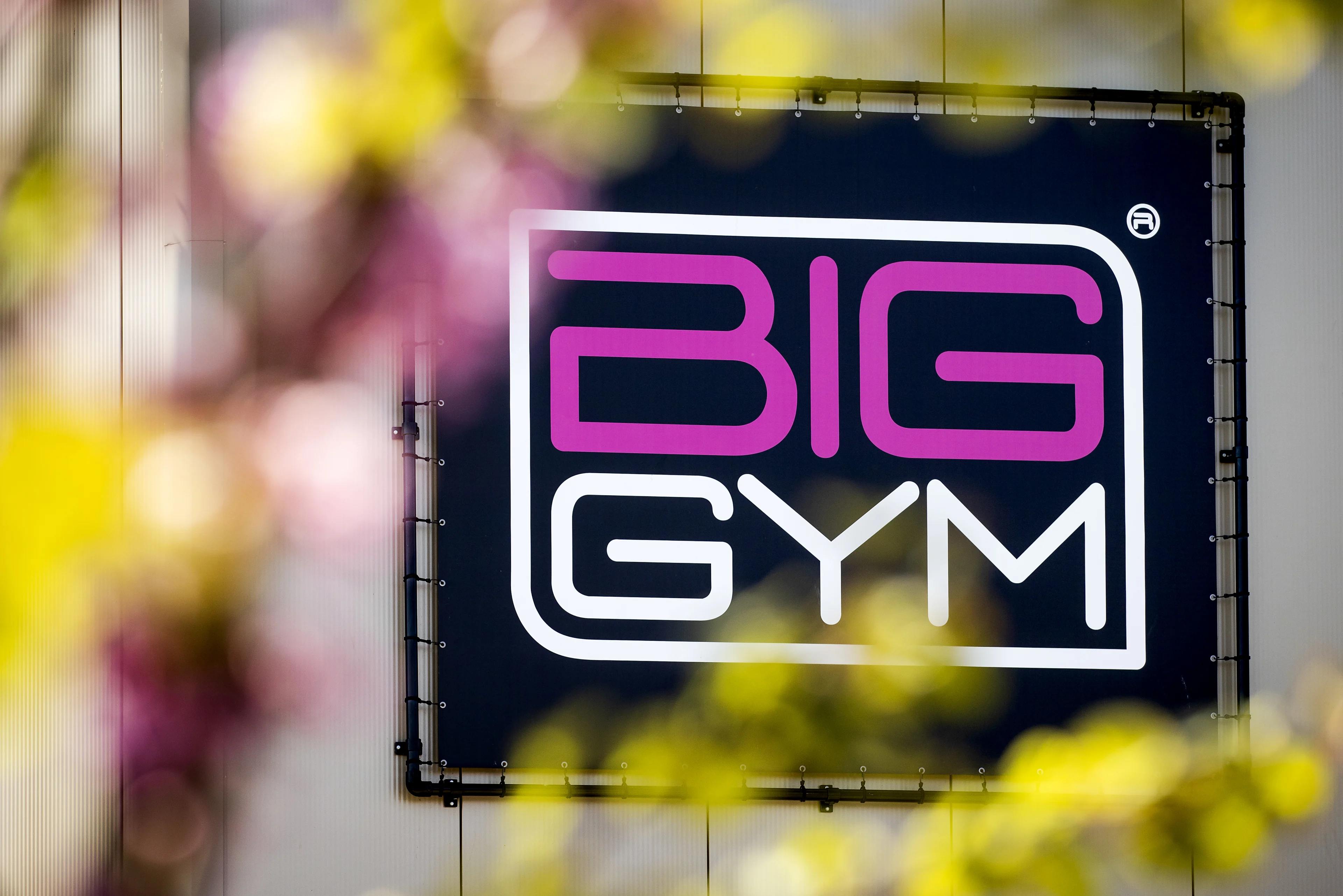 Sportschool BigGym wacht persconferentie Rutte af, rechtszaak voorlopig van de baan