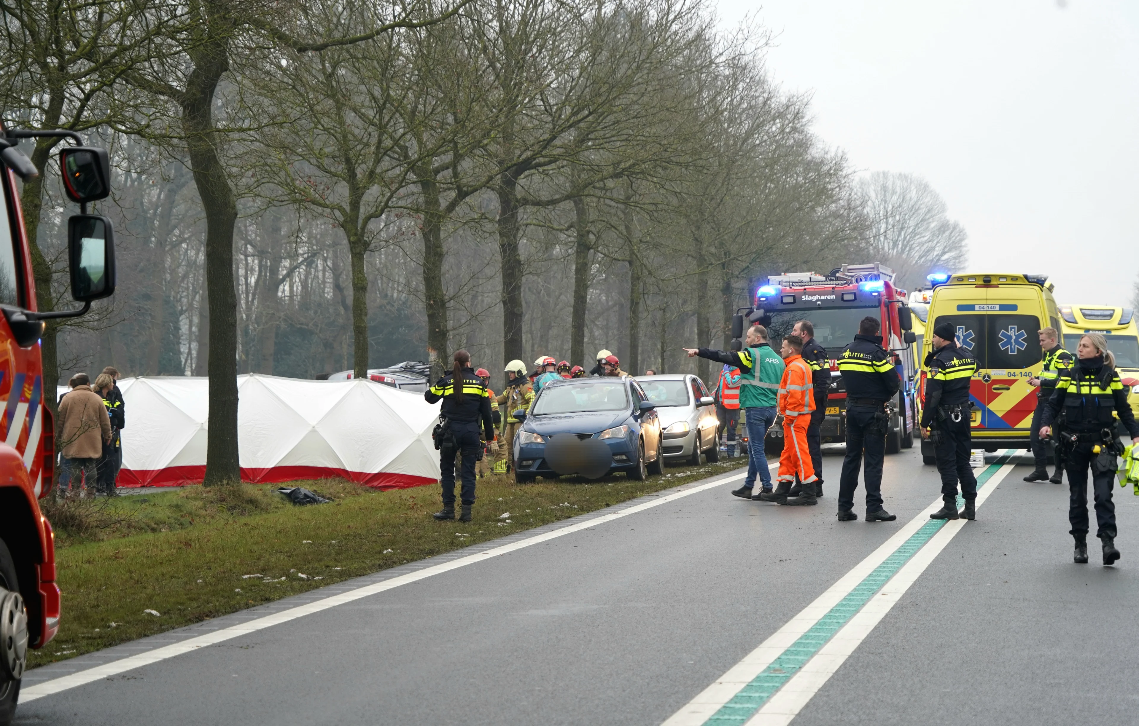 Ernstig ongeluk met dode en zwaargewonde in Dedemsvaart: 'Gaat om kindje en vrouw' 