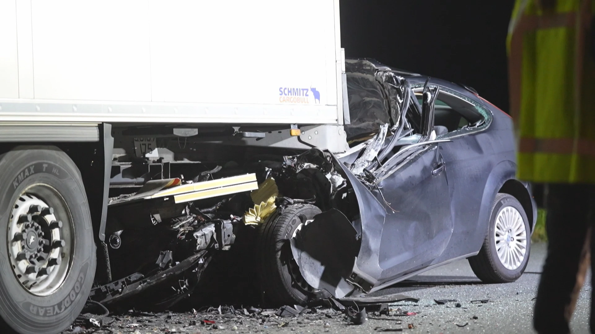 Man (56) overleden door aanrijding met vrachtauto op A67 bij Asten