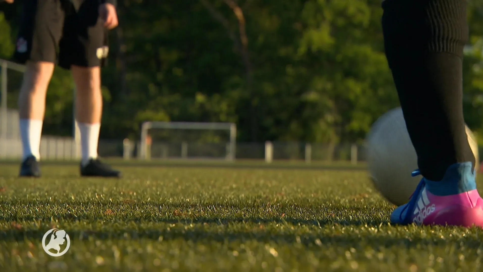 Ook volwassen voetballers mogen weer trainen: 'Ik hoop dat ik het nog kan'