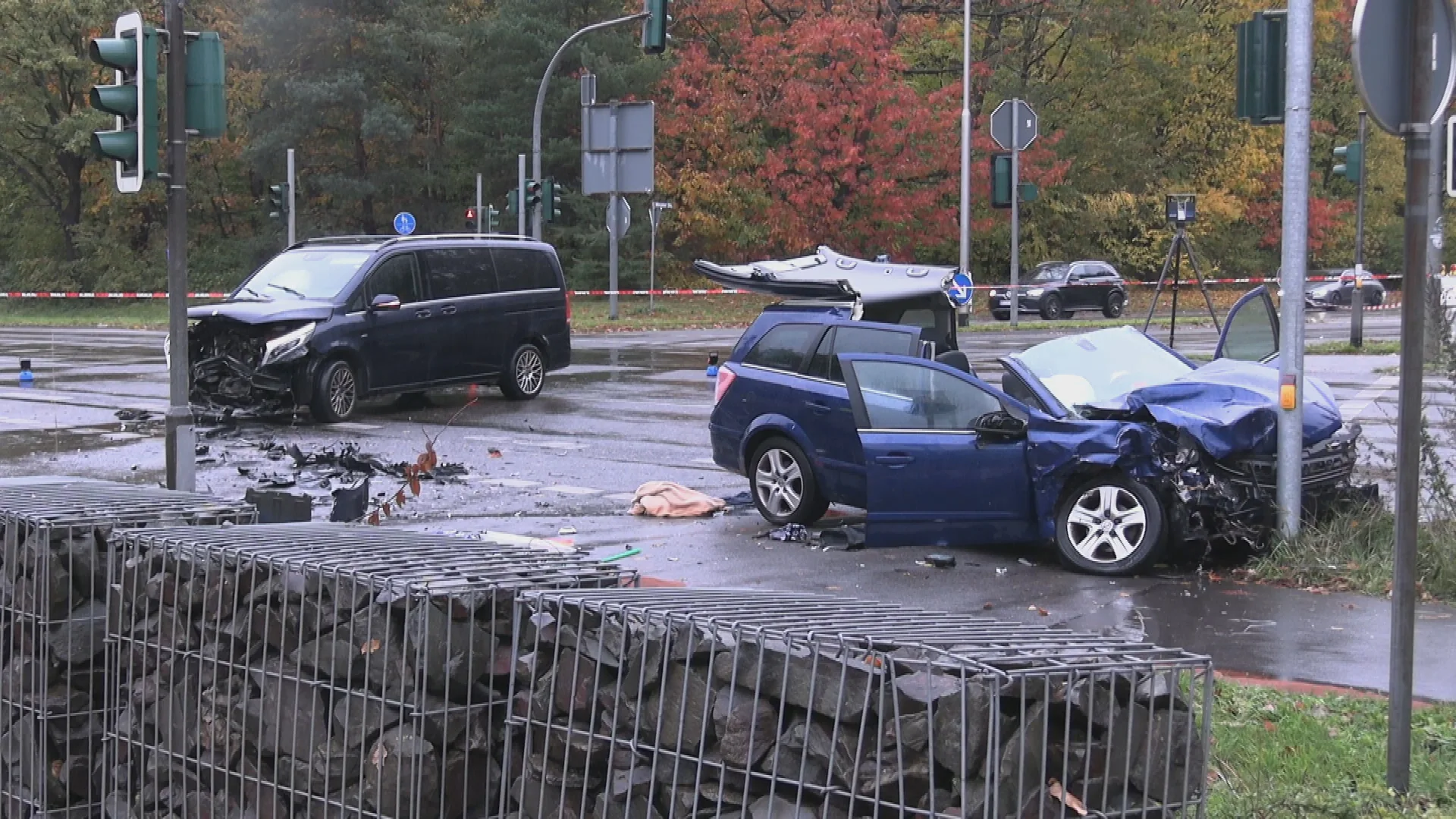 Moeder (52) en dochter (21) levensgevaarlijk gewond na ongeluk in Emmerik
