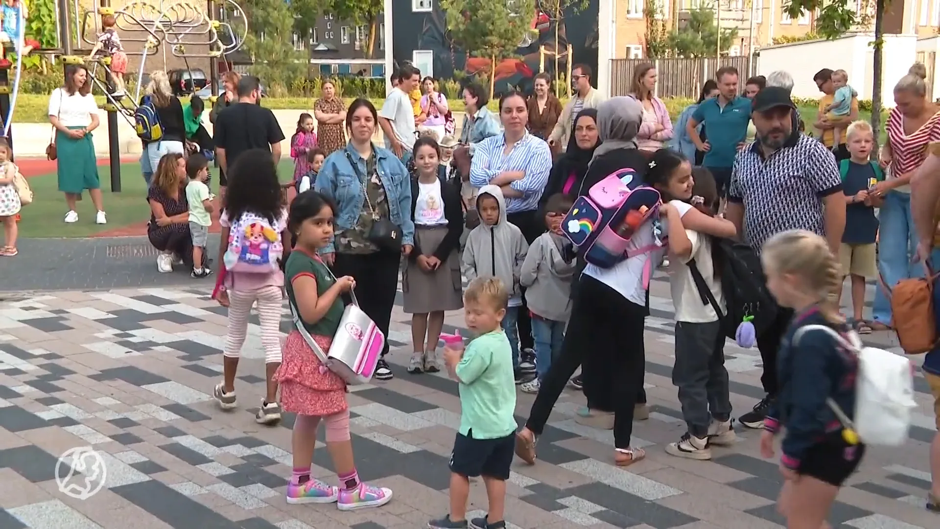 Eerste schooldag voor kinderen in zuiden van het land