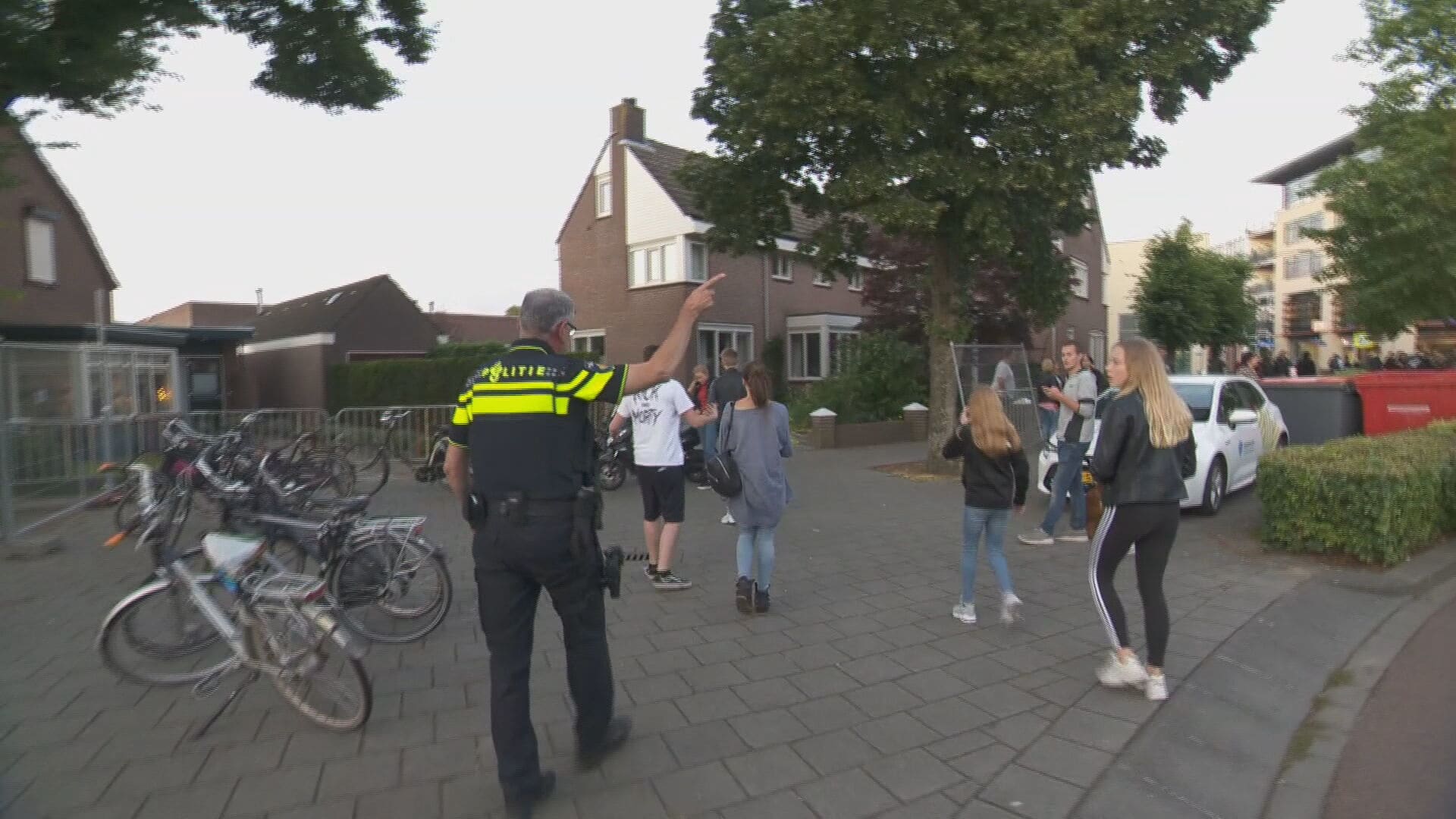 Burgemeester Zevenaar sluit kermis na opstootjes en 'grimmige sfeer'