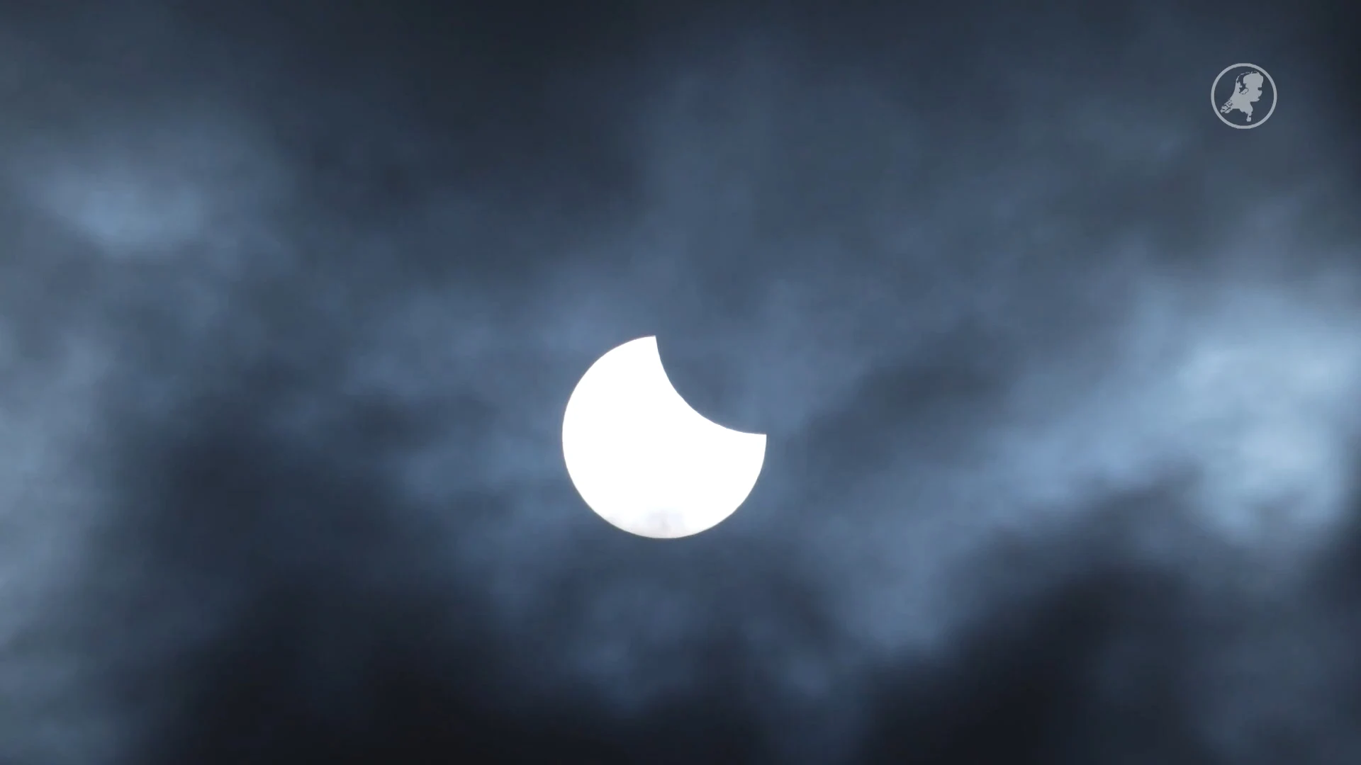 Gedeeltelijke zonsverduistering boven Nederland: 'Best bijzonder!'